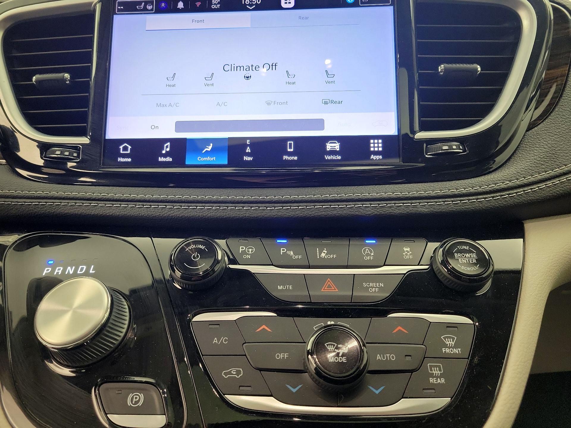 Thumbnail: 2022 Chrysler Pacifica - 17