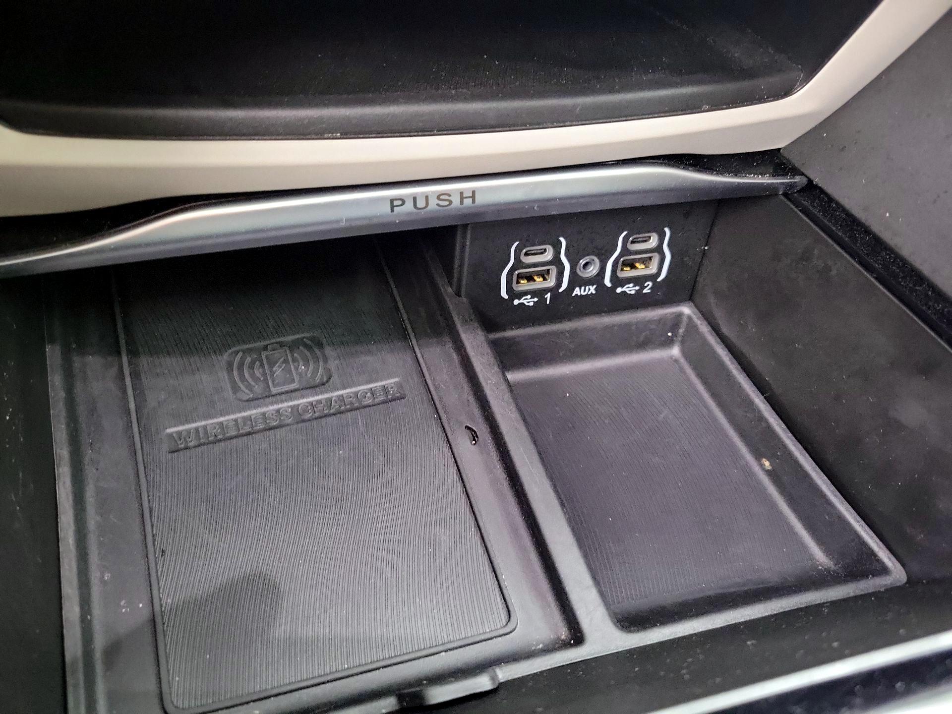 Thumbnail: 2022 Chrysler Pacifica - 19