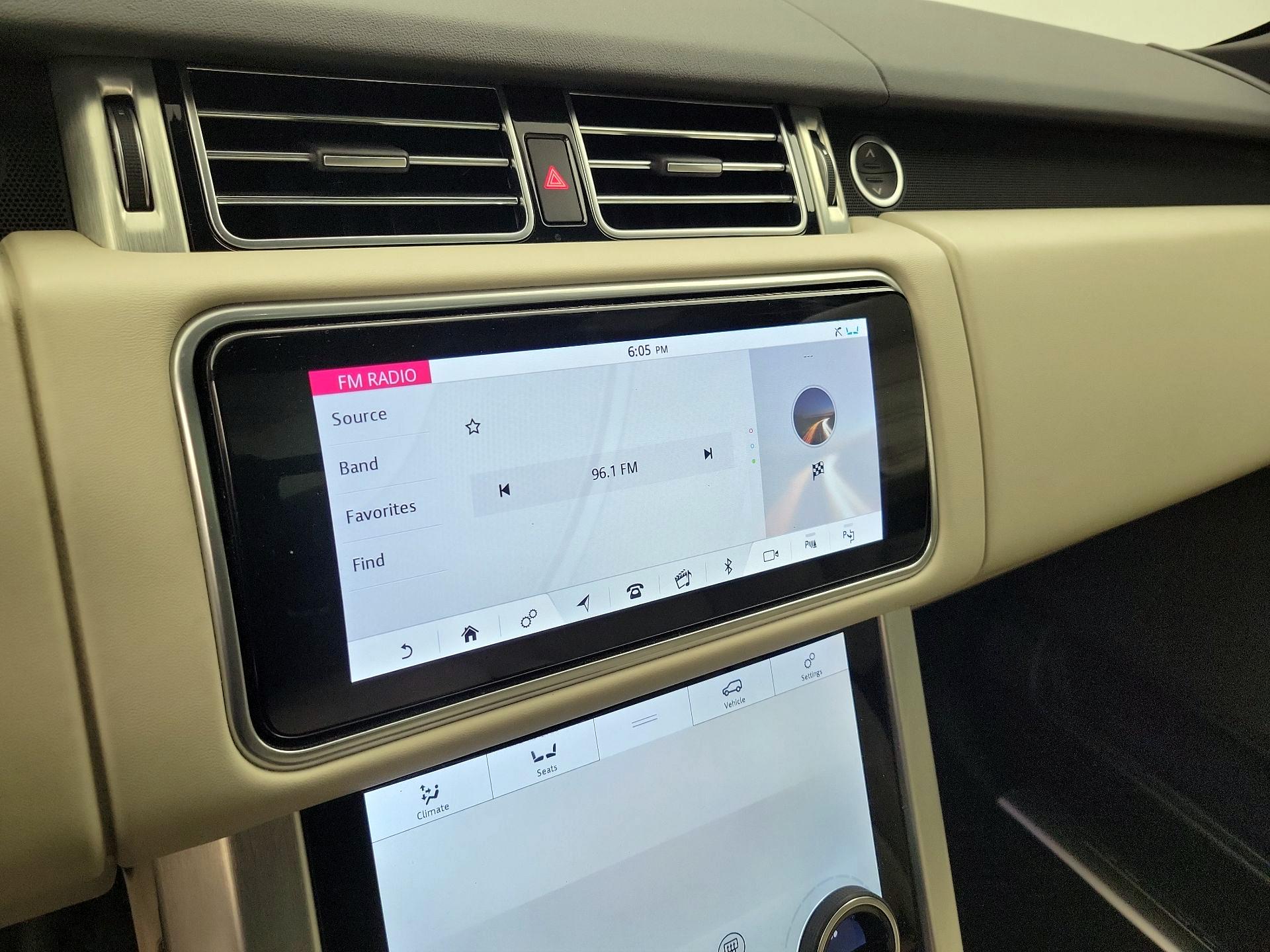 Thumbnail: 2019 Land Rover Range Rover - 16