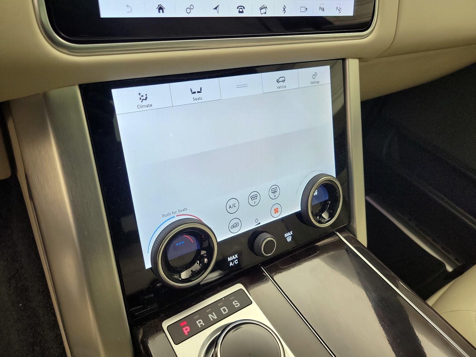 Thumbnail: 2019 Land Rover Range Rover - 17