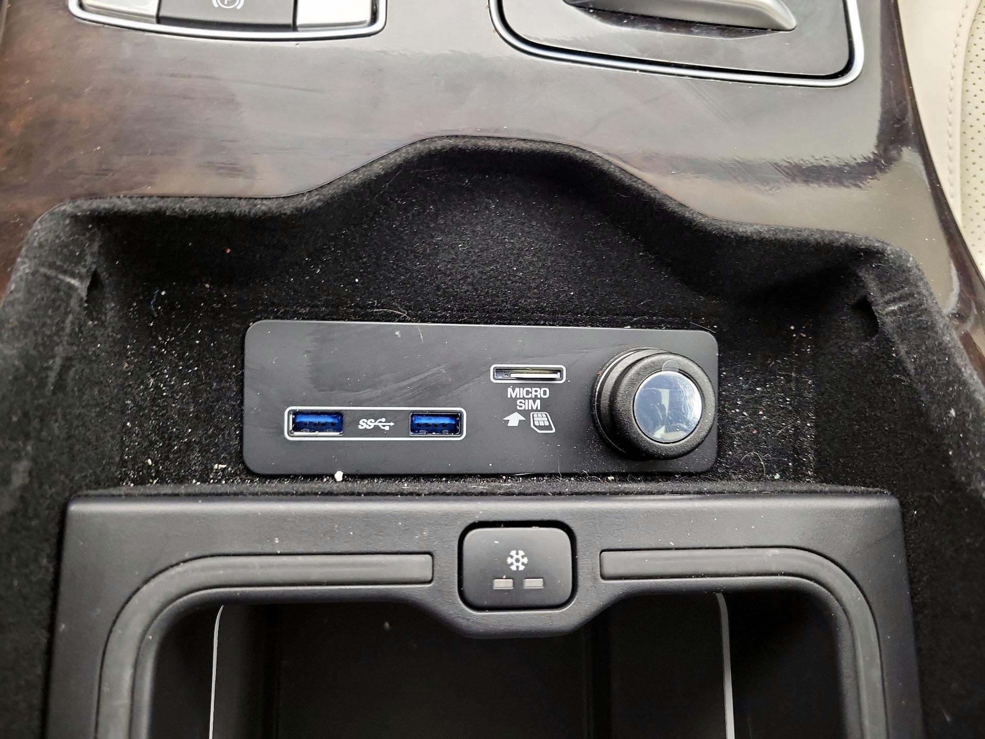 Thumbnail: 2019 Land Rover Range Rover - 19