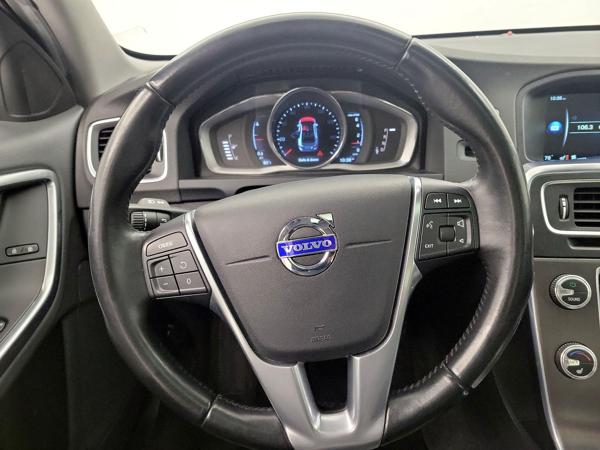 Thumbnail: 2015 Volvo S60 - 10