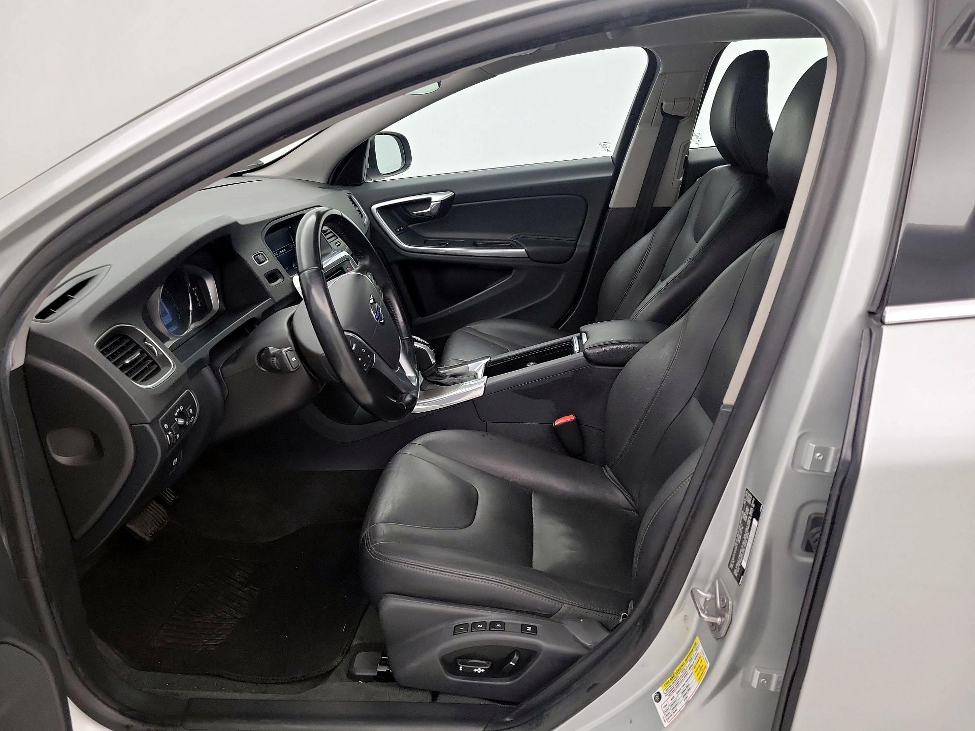 Thumbnail: 2015 Volvo S60 - 11