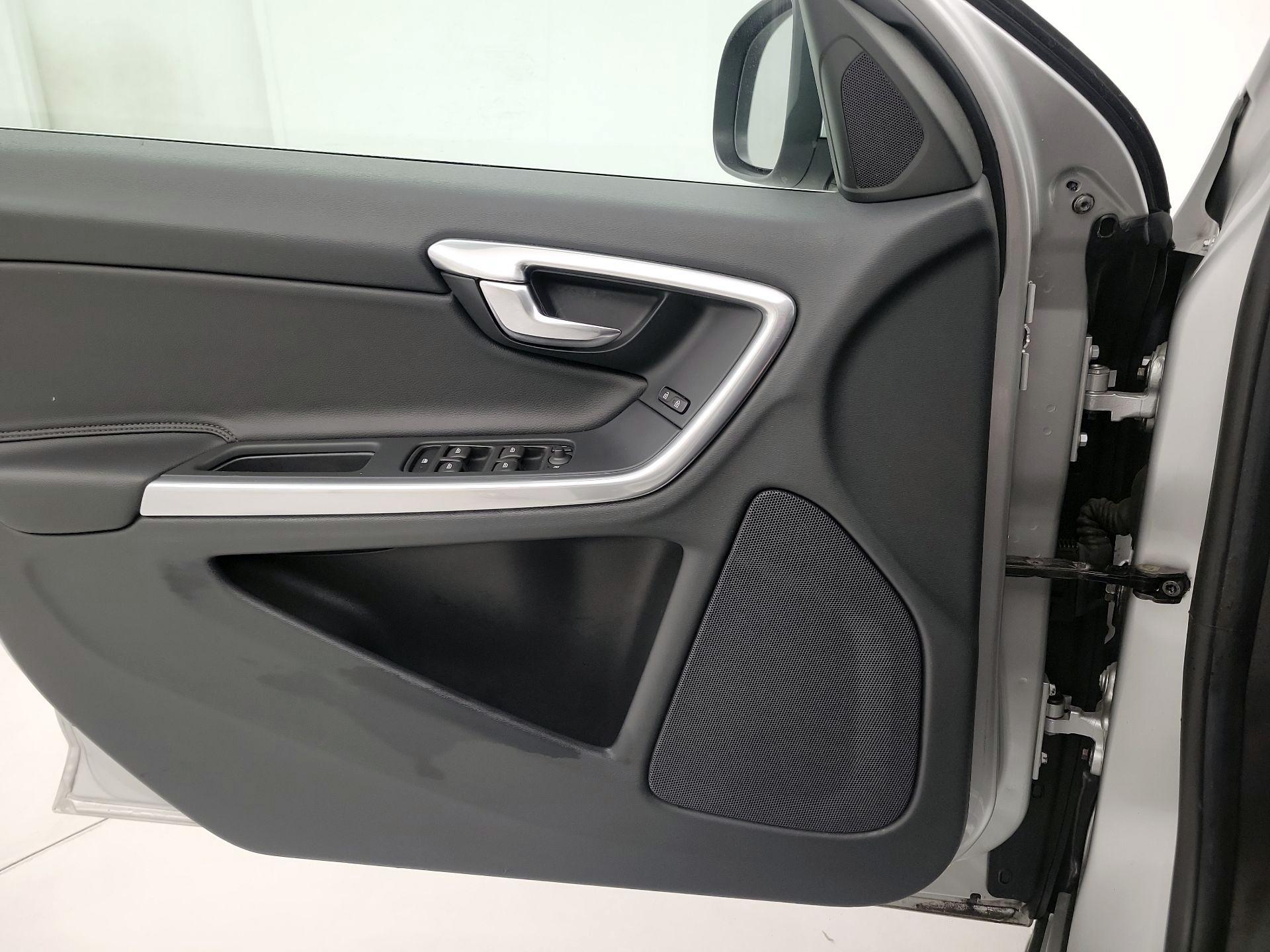 Thumbnail: 2015 Volvo S60 - 12