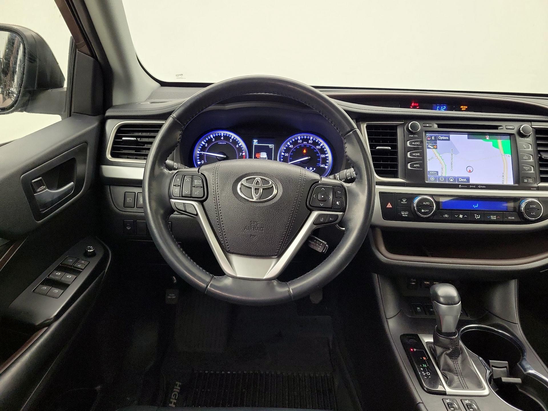 Thumbnail: 2019 Toyota Highlander - 10
