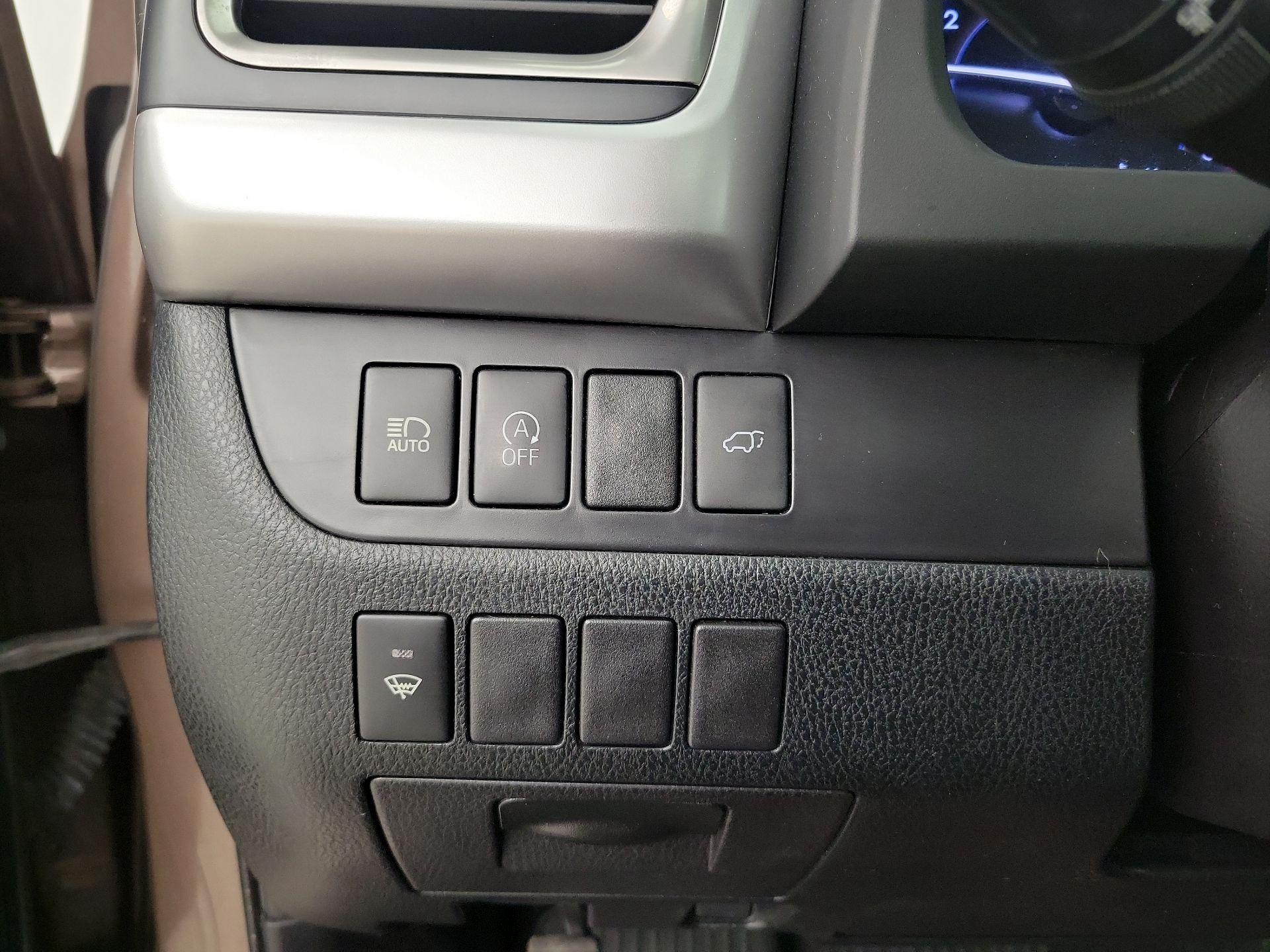 Thumbnail: 2019 Toyota Highlander - 13