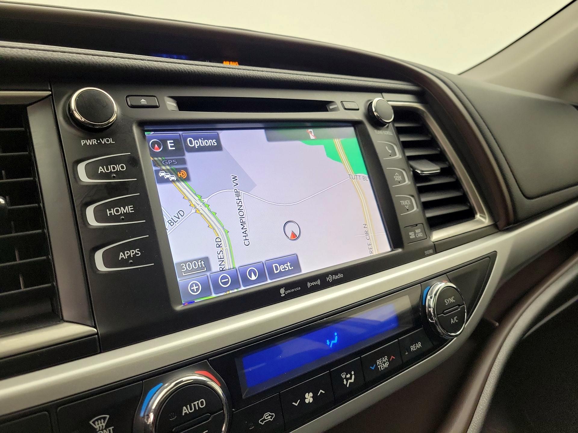 Thumbnail: 2019 Toyota Highlander - 14