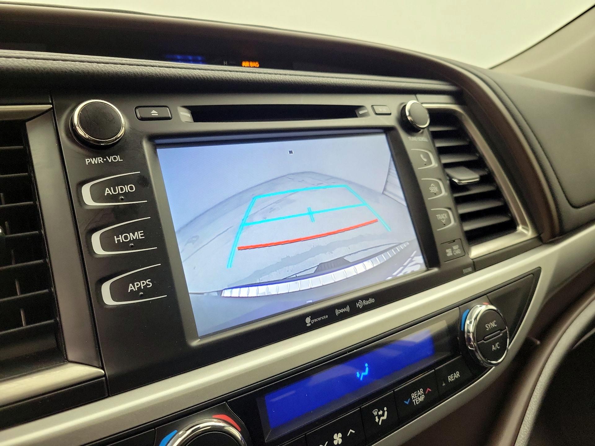 Thumbnail: 2019 Toyota Highlander - 15