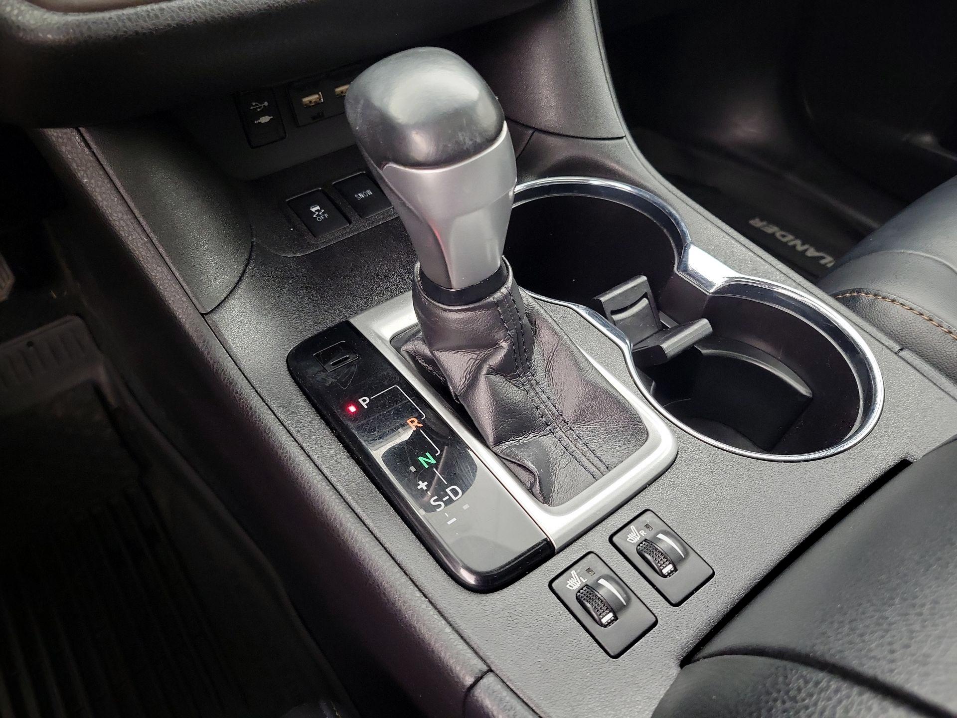 Thumbnail: 2019 Toyota Highlander - 18