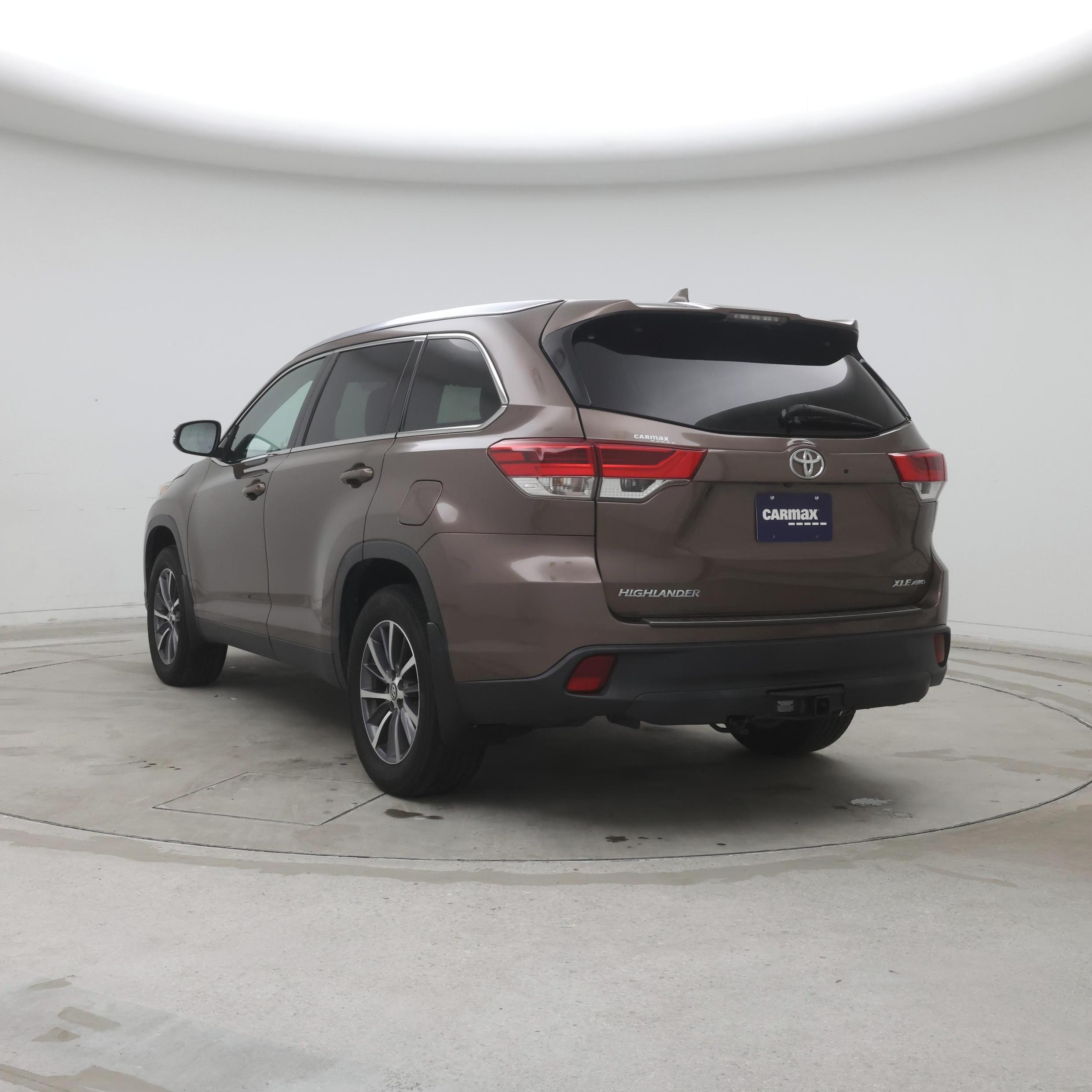 Thumbnail: 2019 Toyota Highlander - 2