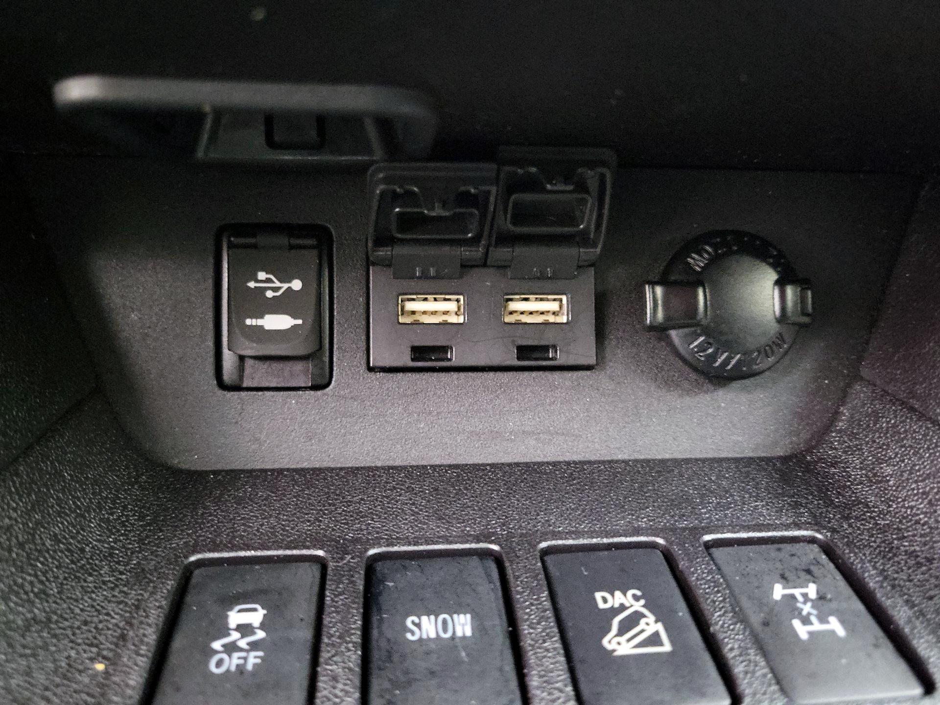 Thumbnail: 2019 Toyota Highlander - 19