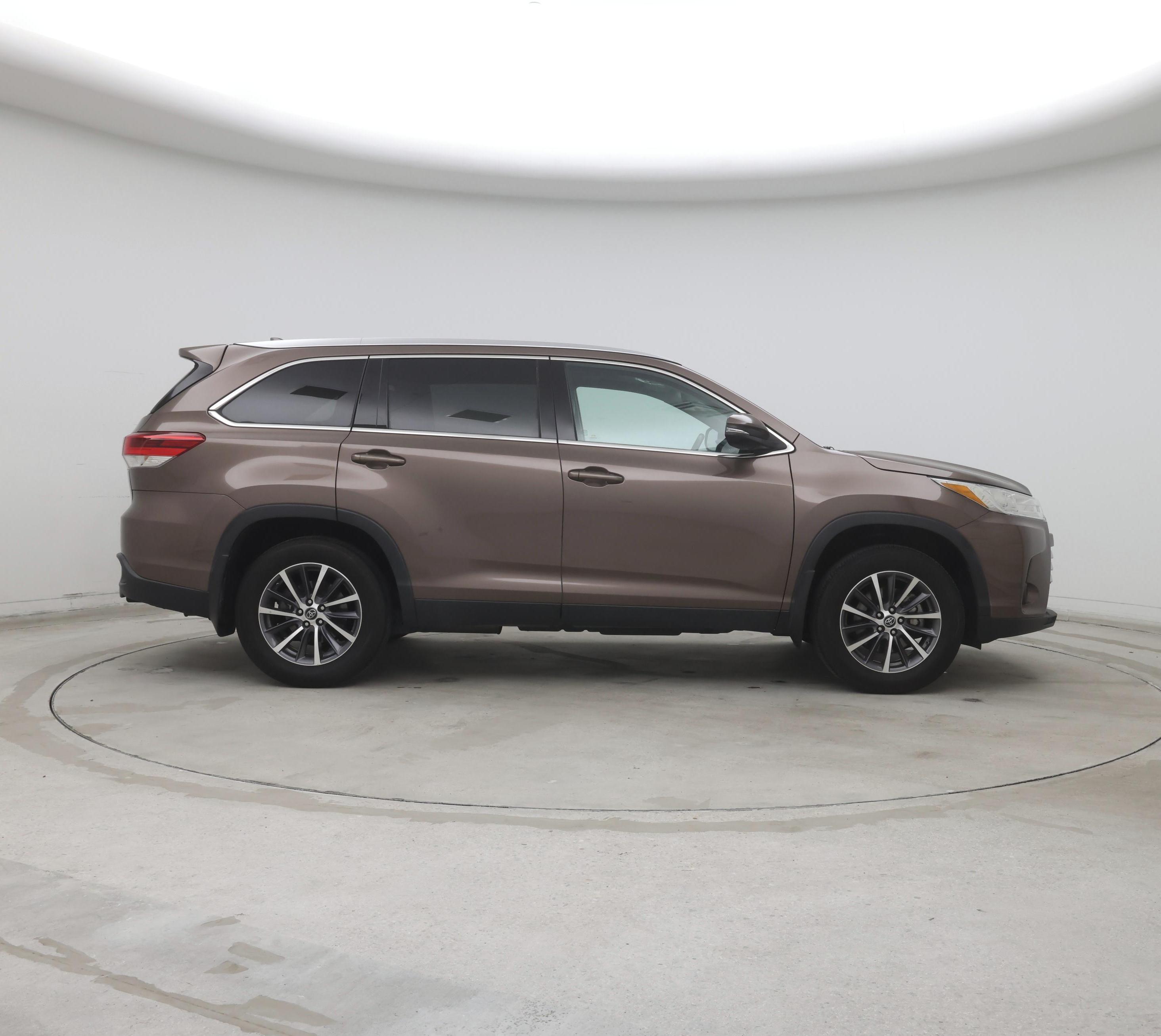 Thumbnail: 2019 Toyota Highlander - 7