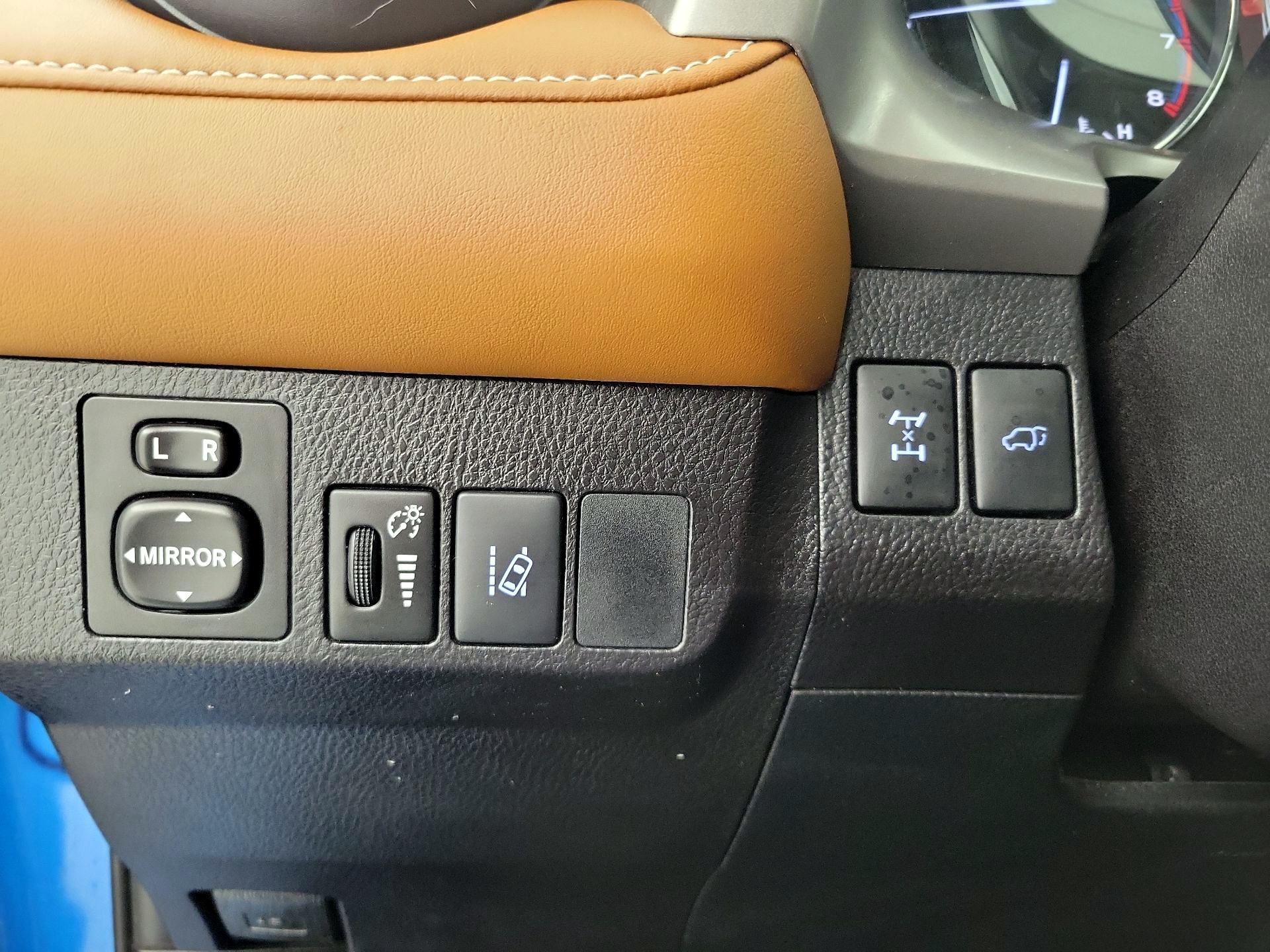 Thumbnail: 2017 Toyota RAV4 - 13