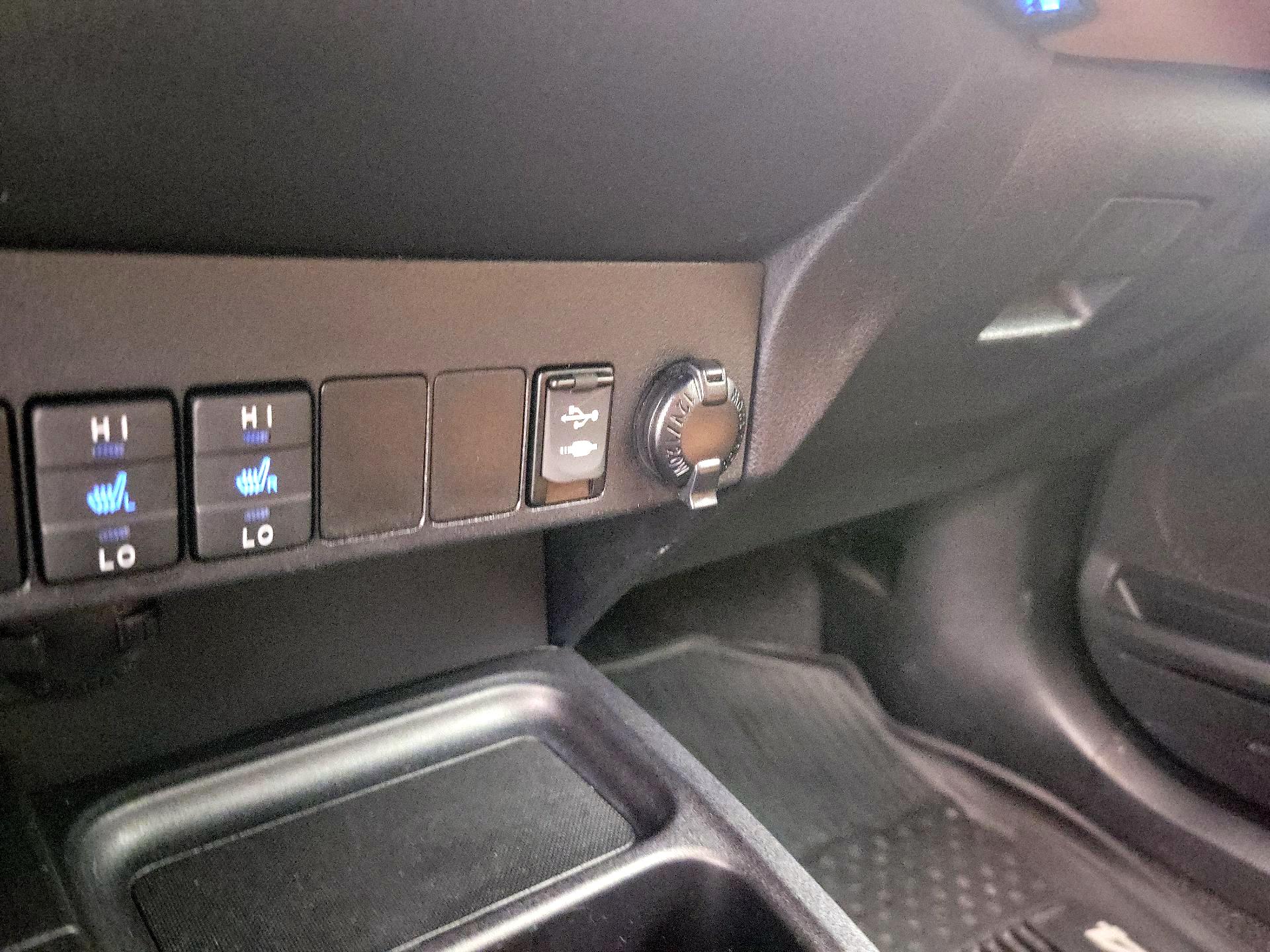 Thumbnail: 2017 Toyota RAV4 - 18