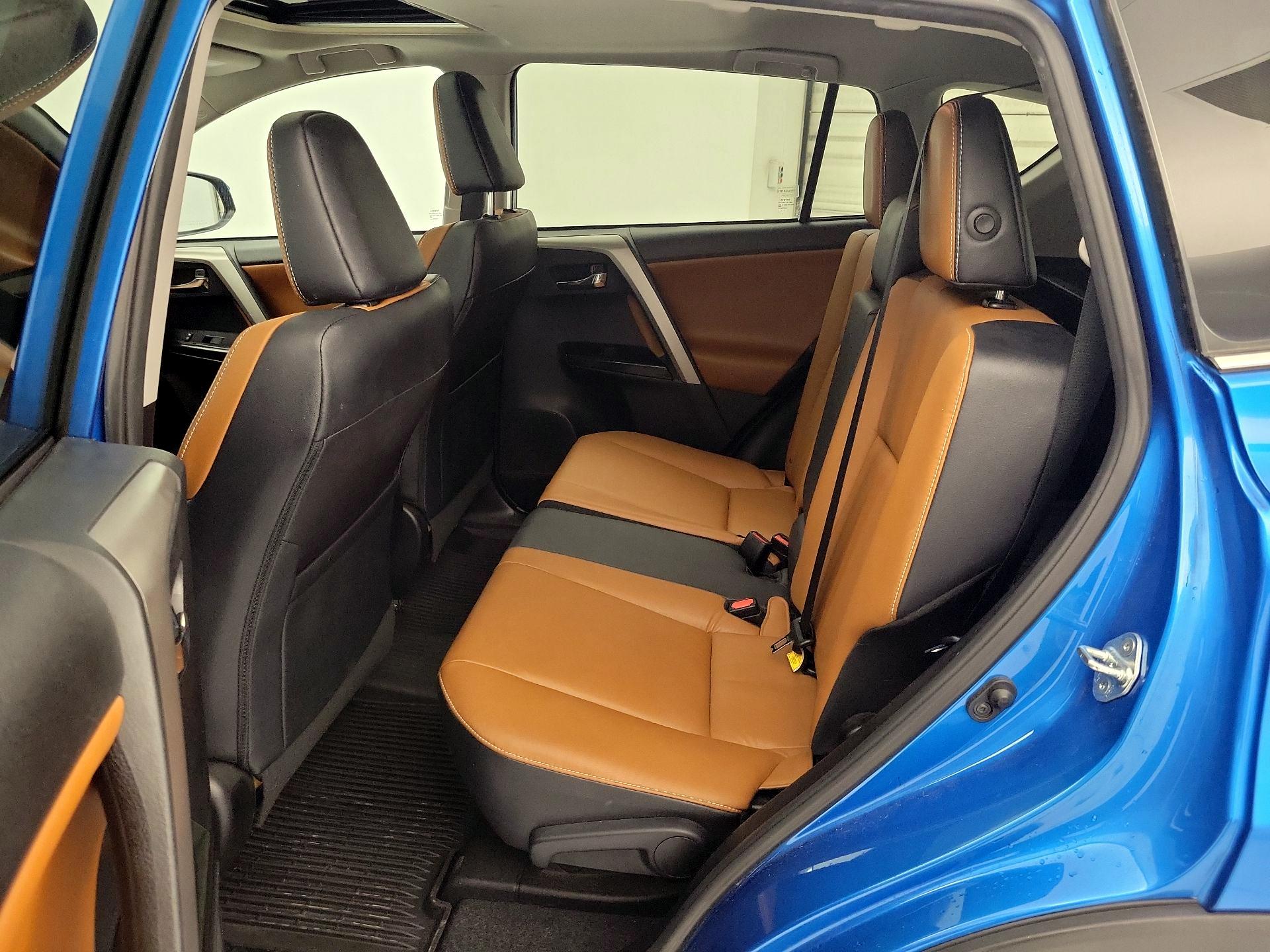 Thumbnail: 2017 Toyota RAV4 - 20