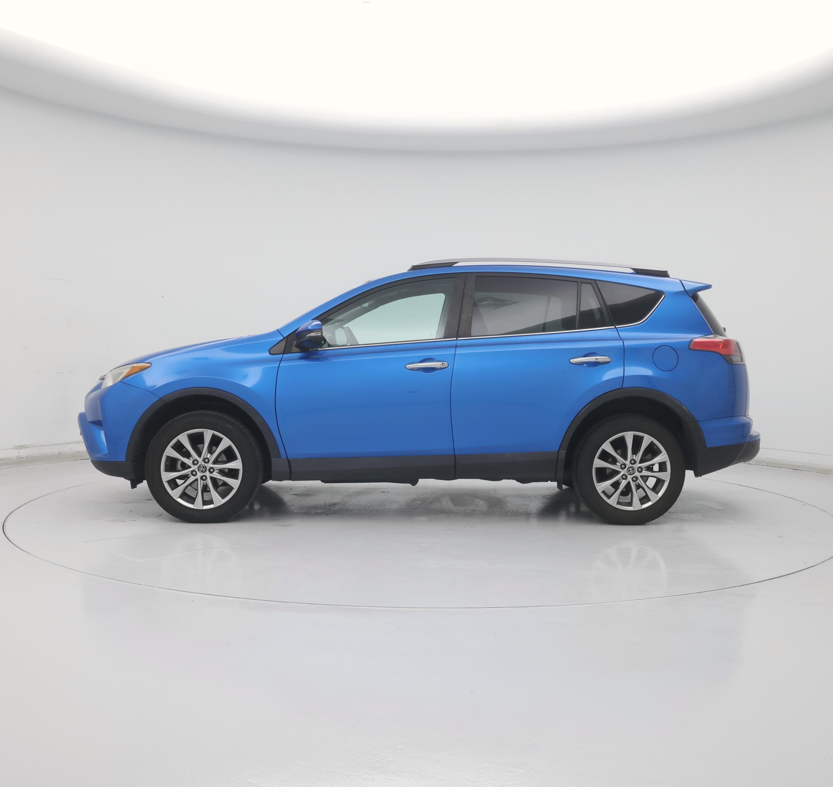 Thumbnail: 2017 Toyota RAV4 - 3