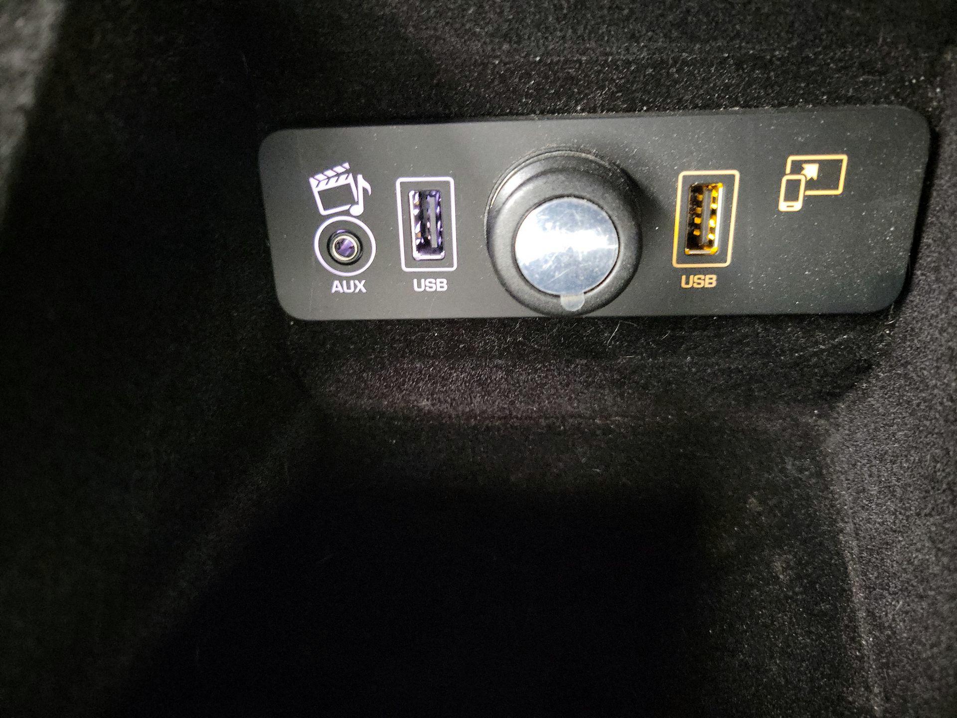 Thumbnail: 2017 Jaguar F-Type - 18