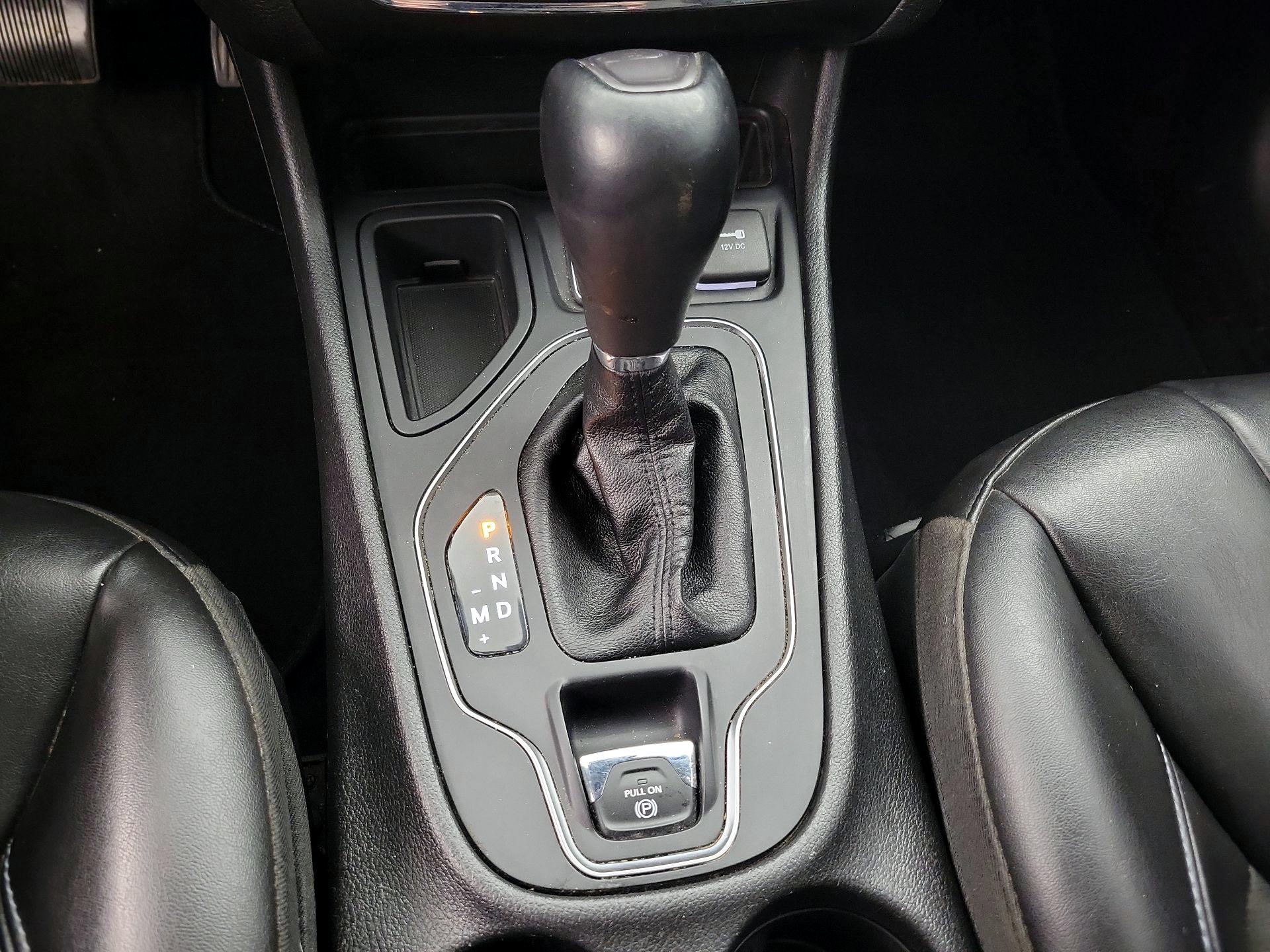 Thumbnail: 2021 Jeep Cherokee - 17