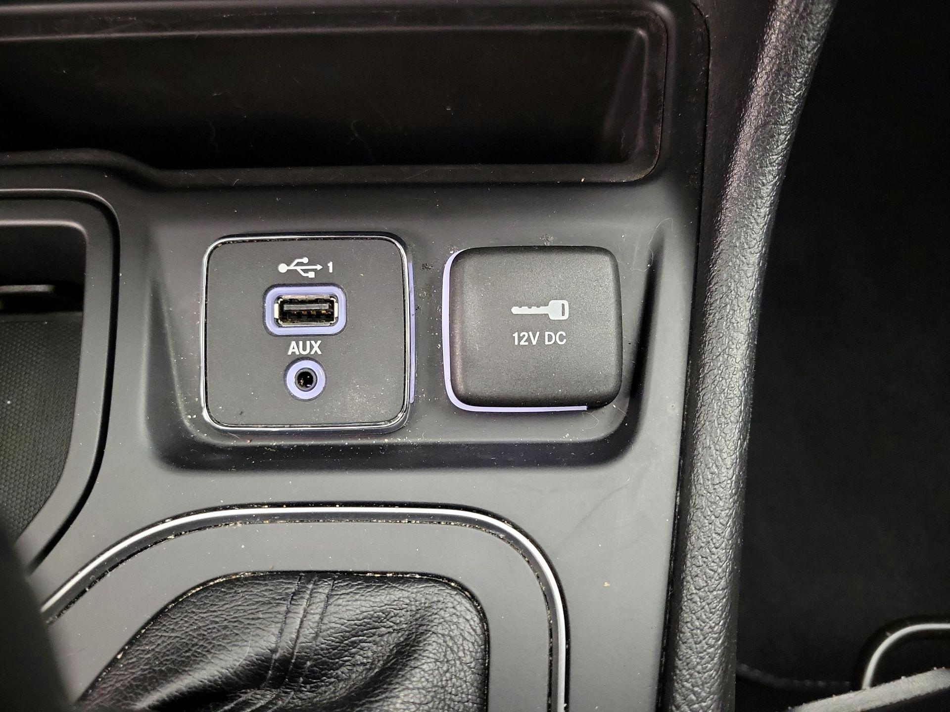 Thumbnail: 2021 Jeep Cherokee - 18