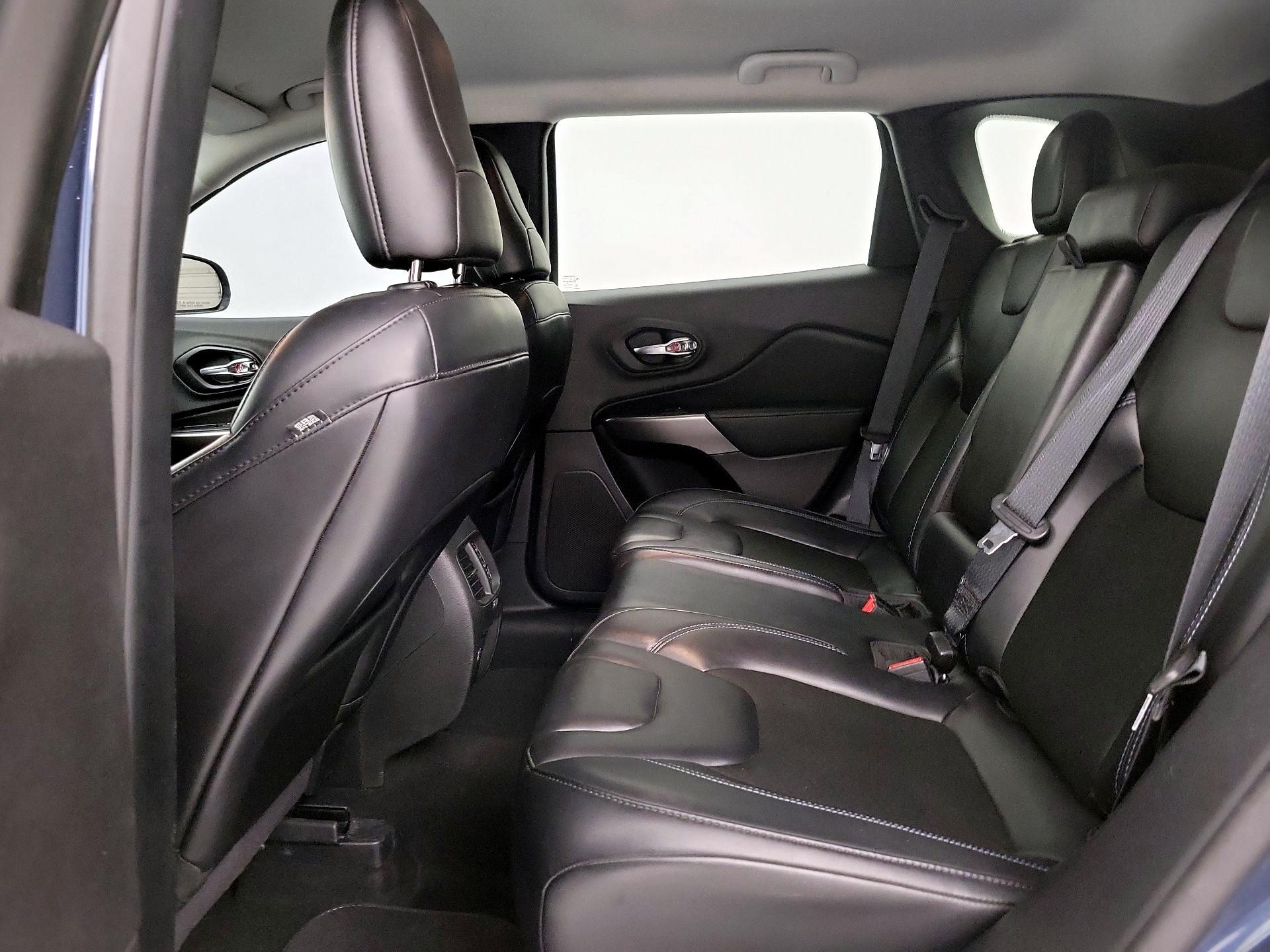 Thumbnail: 2021 Jeep Cherokee - 19