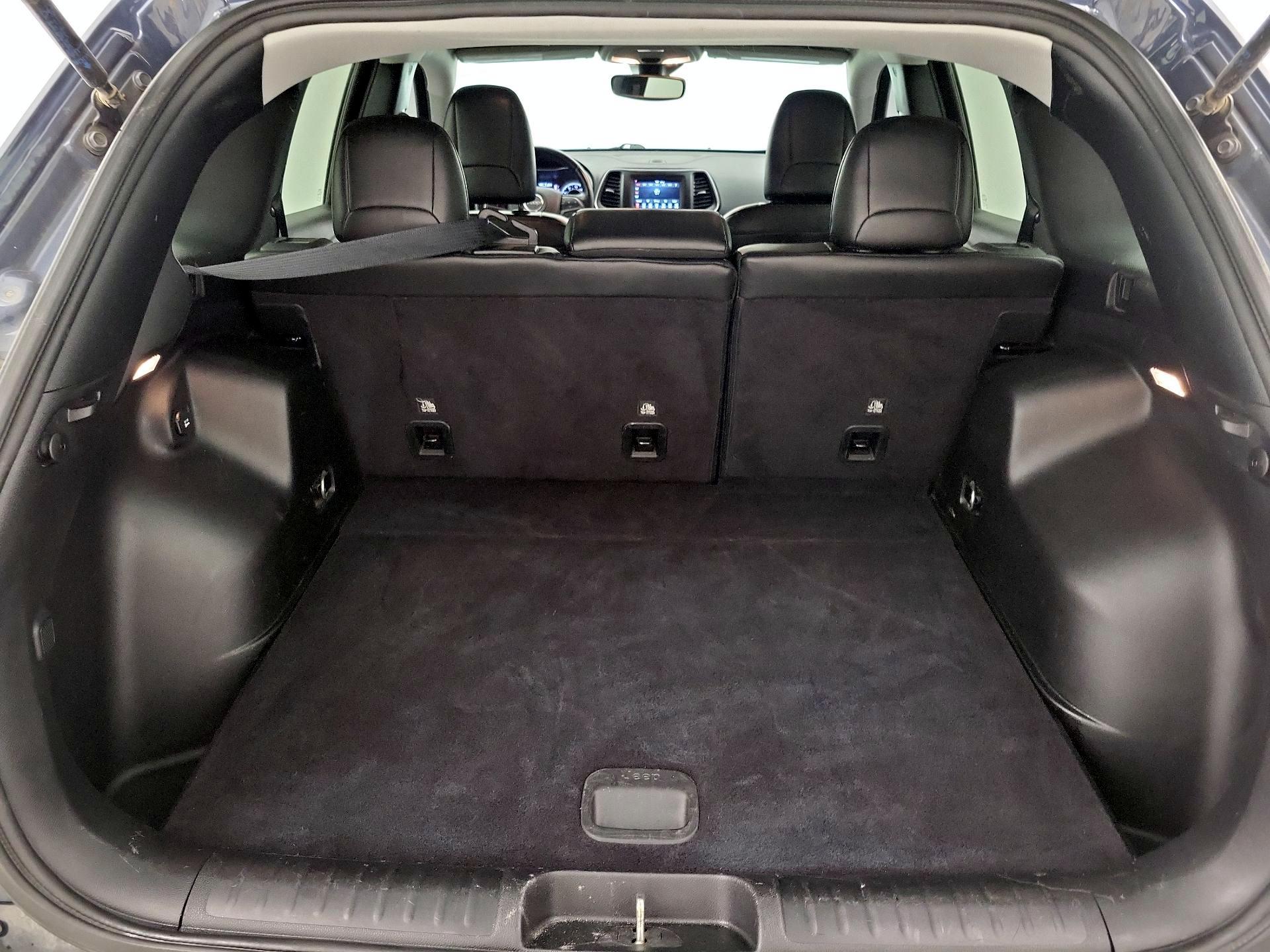 Thumbnail: 2021 Jeep Cherokee - 20