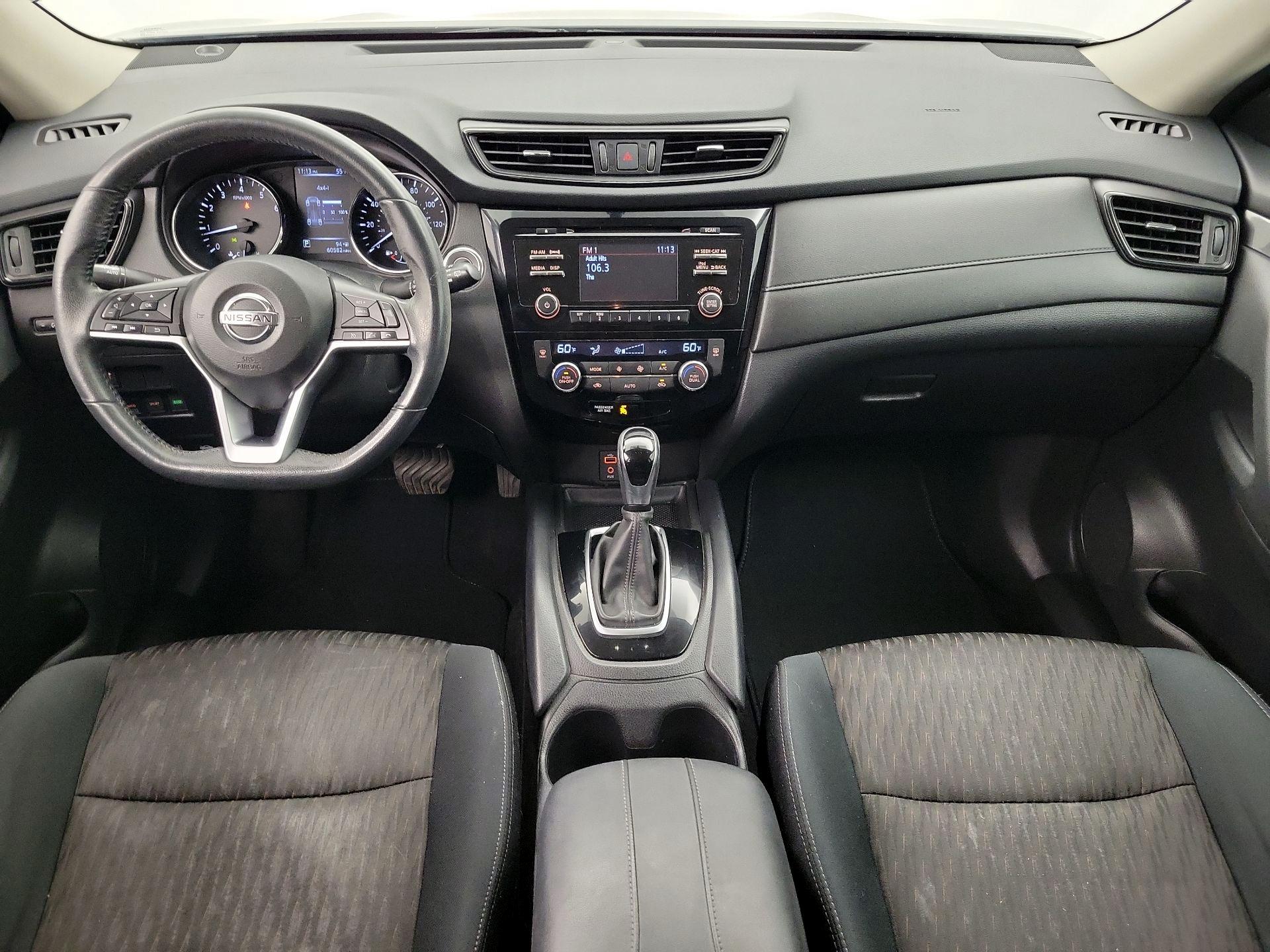 Thumbnail: 2017 Nissan Rogue - 9