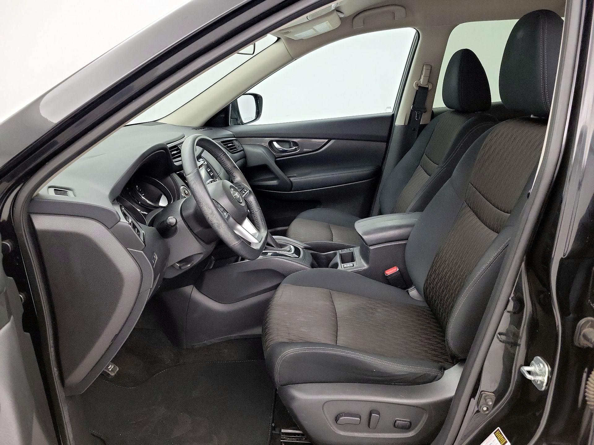 Thumbnail: 2017 Nissan Rogue - 11