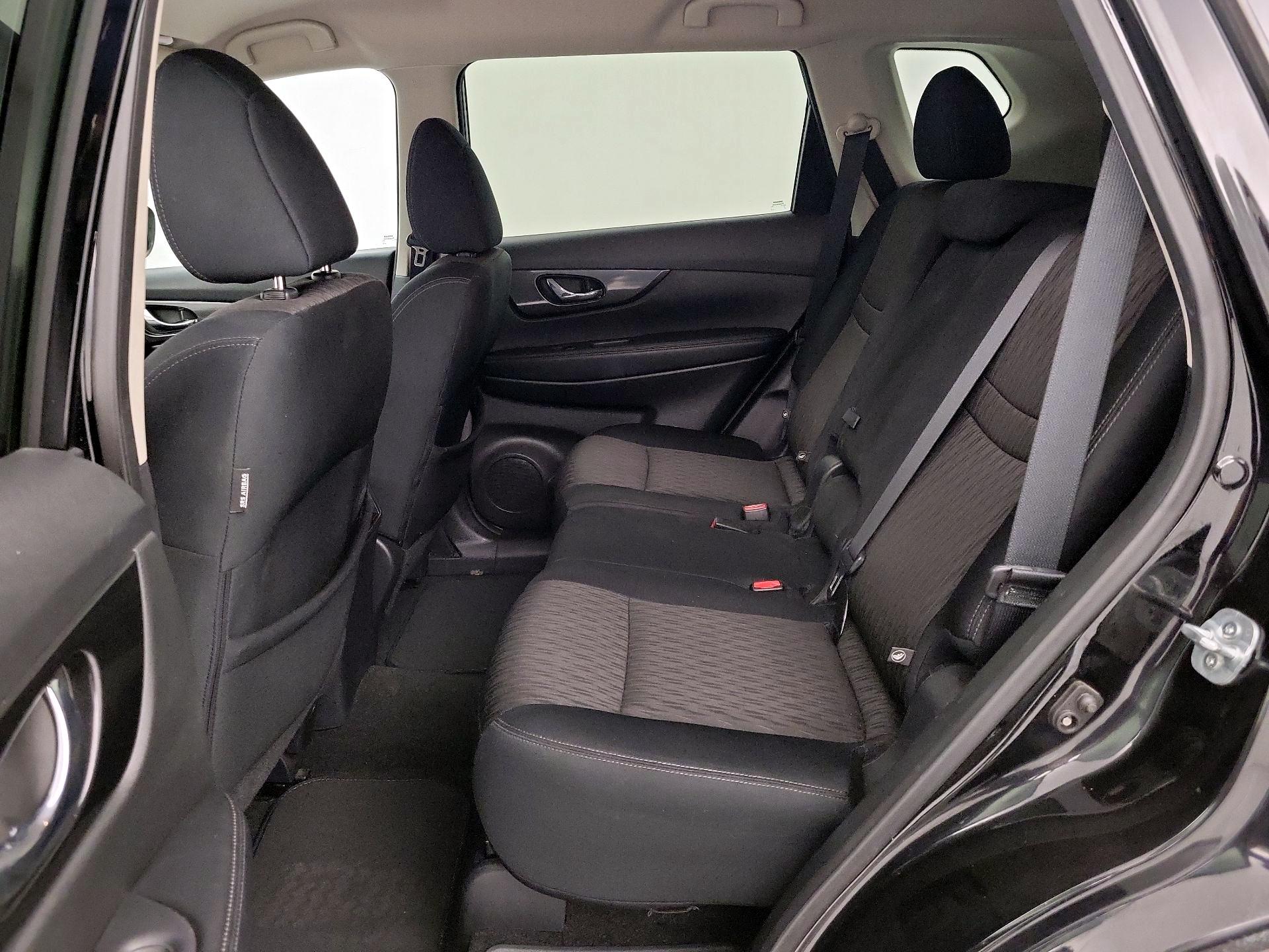 Thumbnail: 2017 Nissan Rogue - 19