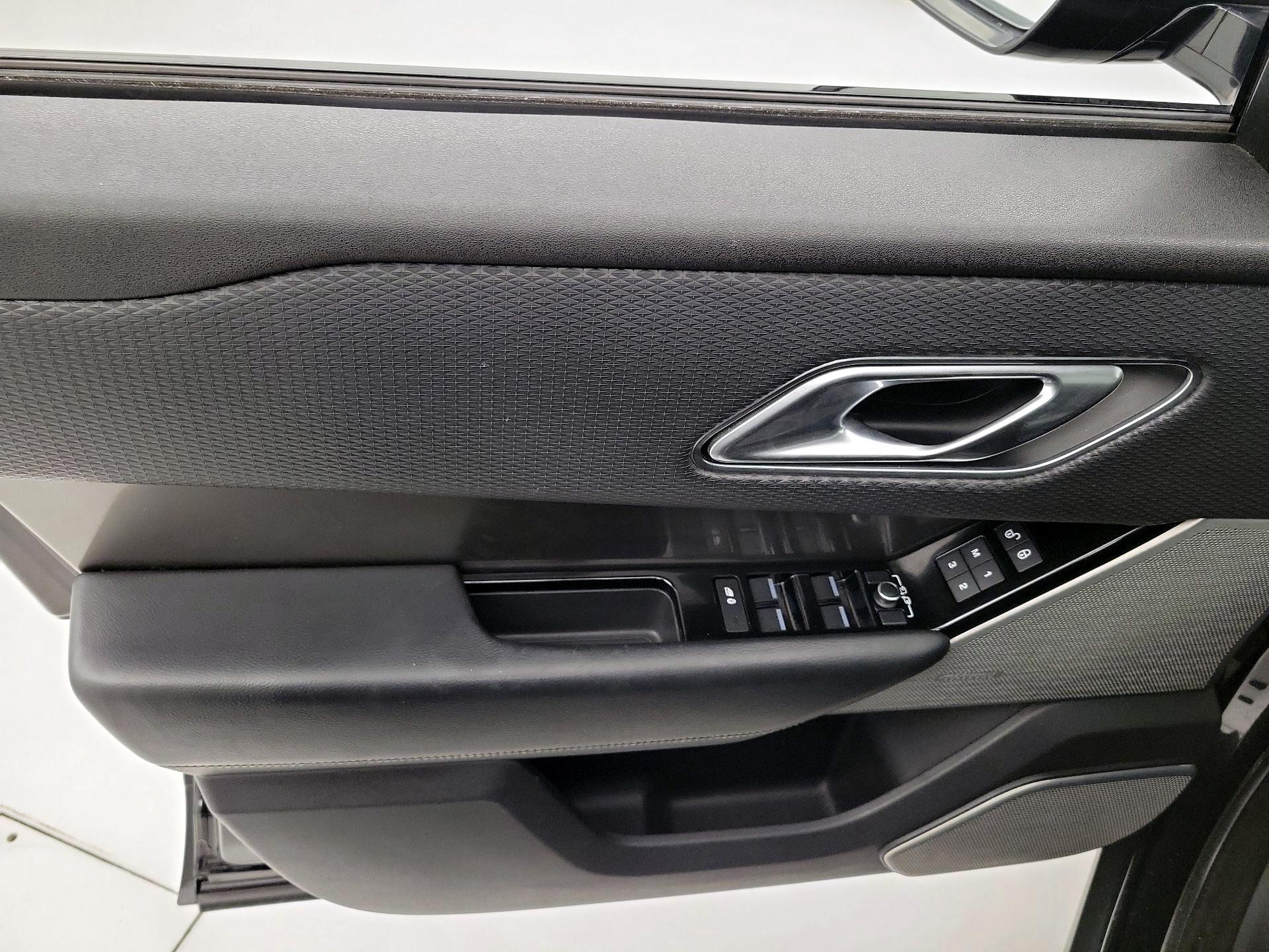 Thumbnail: 2018 Land Rover Range Rover Velar - 12