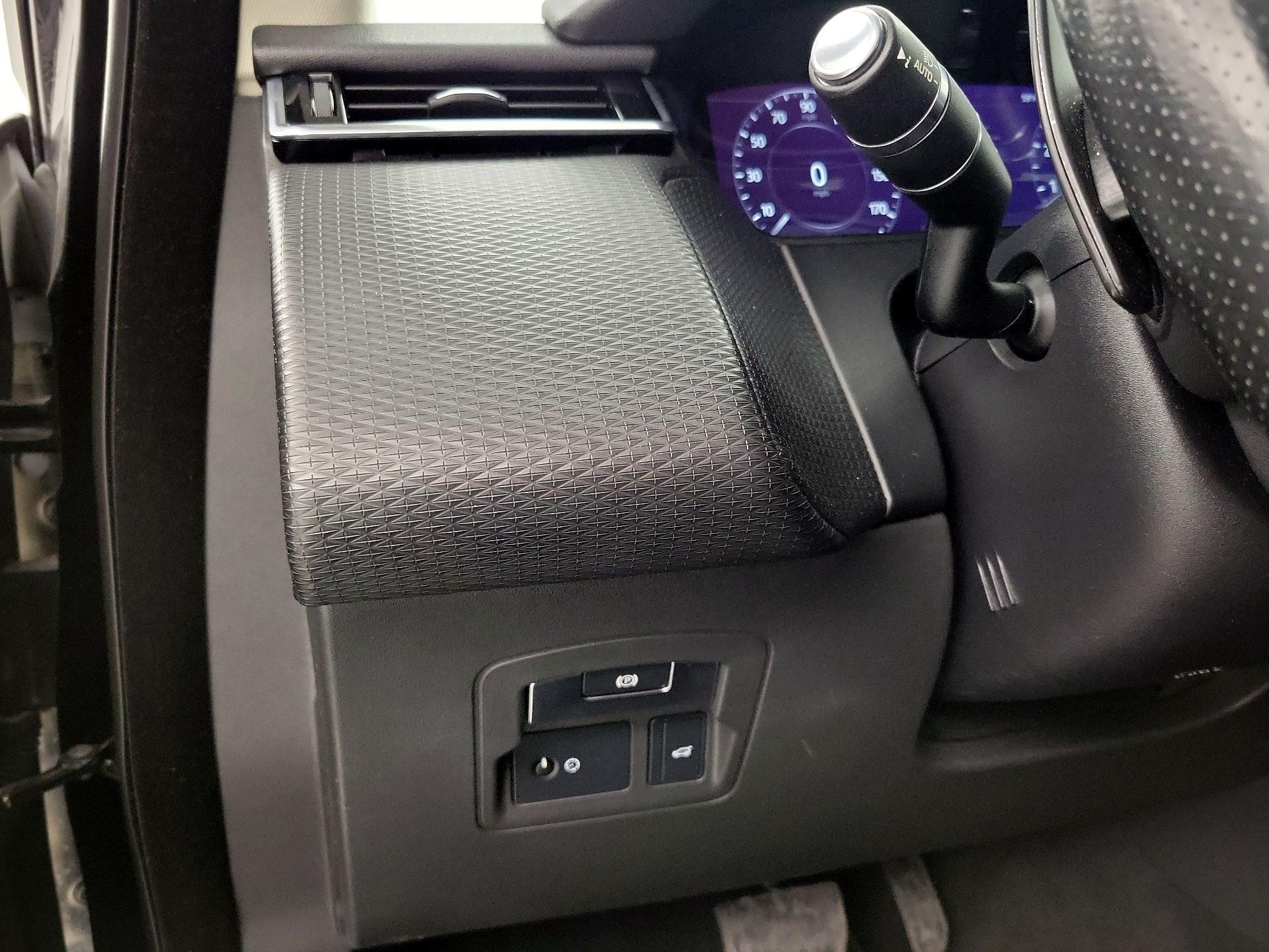 Thumbnail: 2018 Land Rover Range Rover Velar - 13