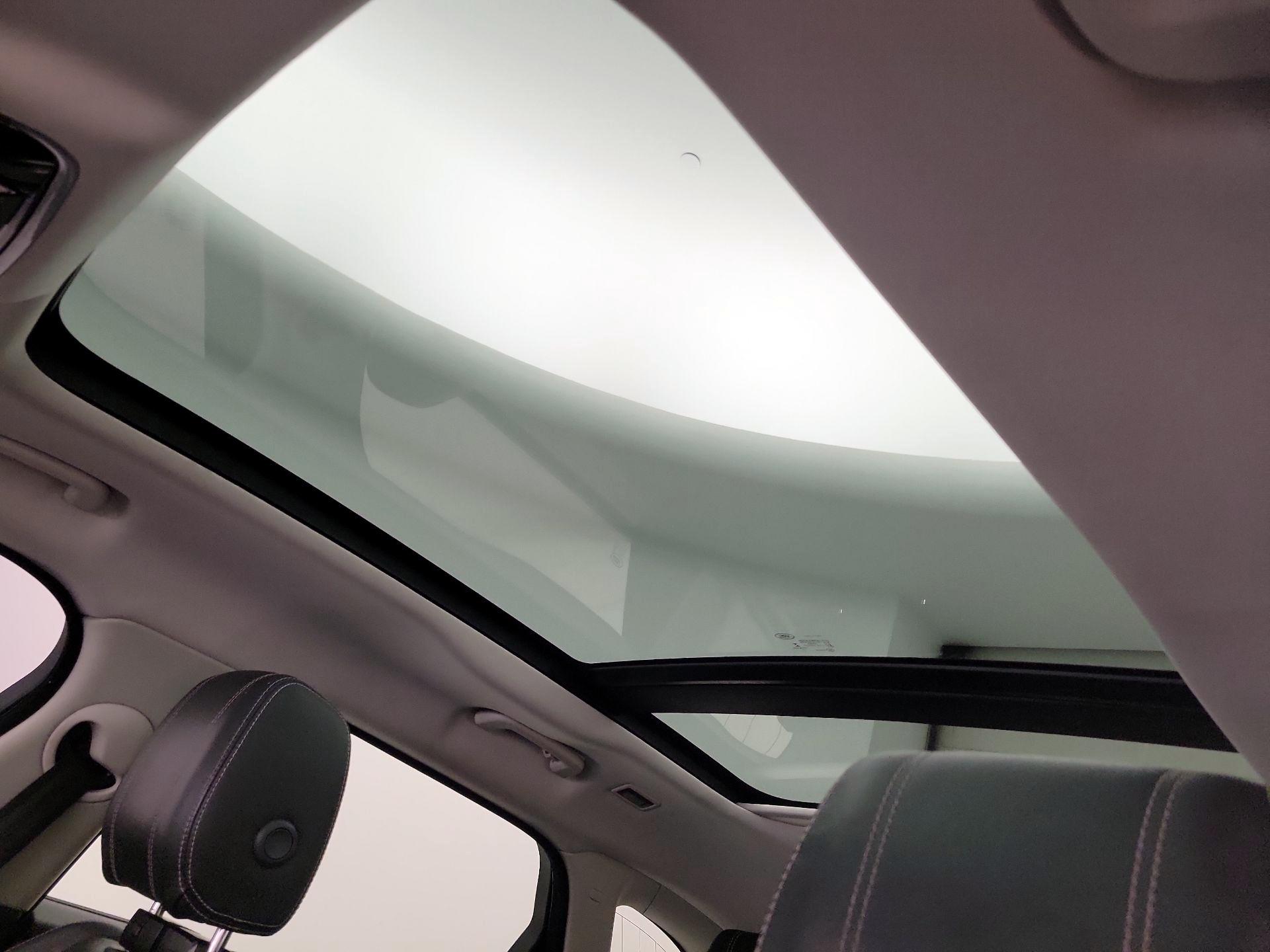 Thumbnail: 2018 Land Rover Range Rover Velar - 20