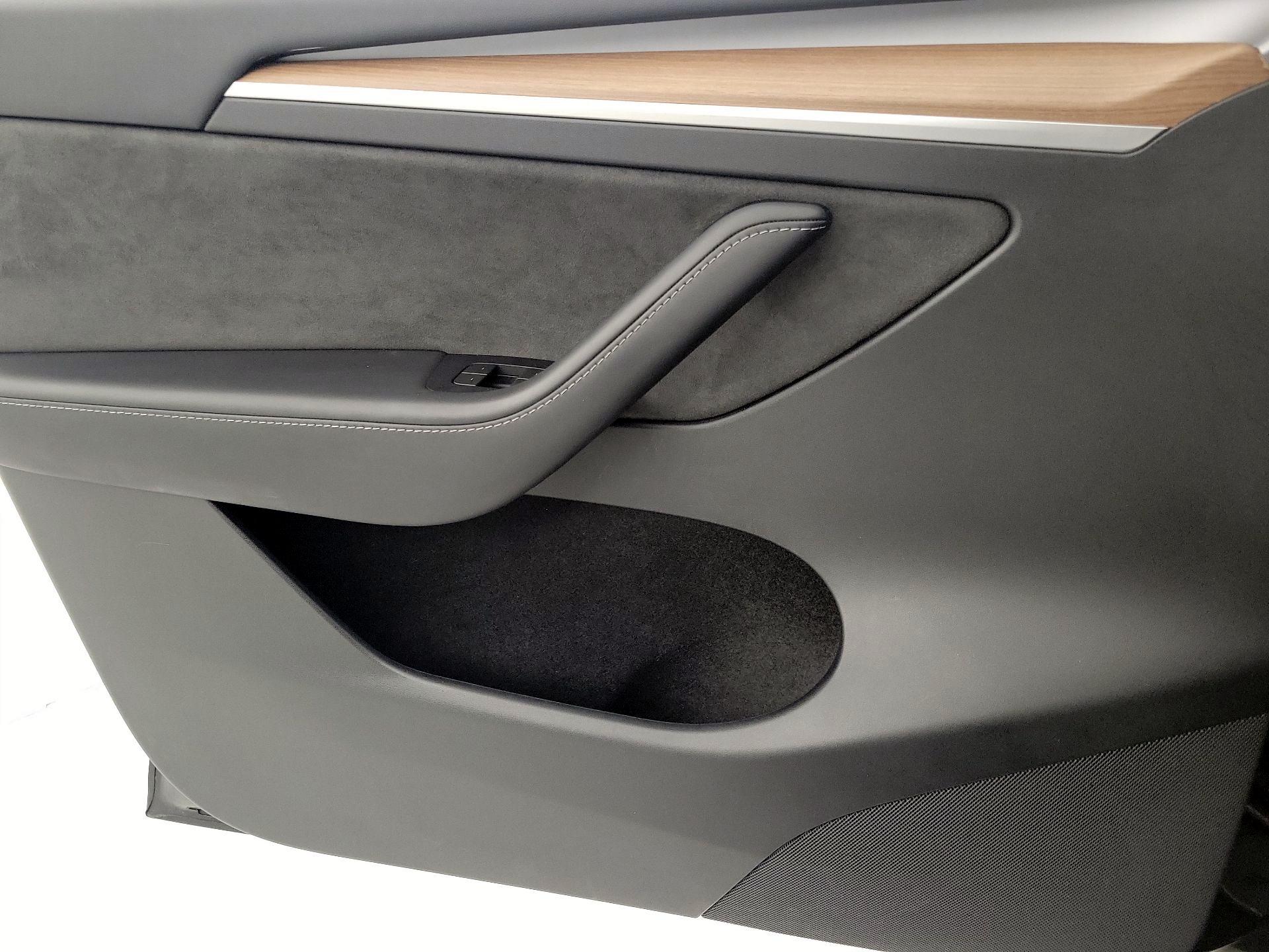 Thumbnail: 2023 Tesla Model Y - 12