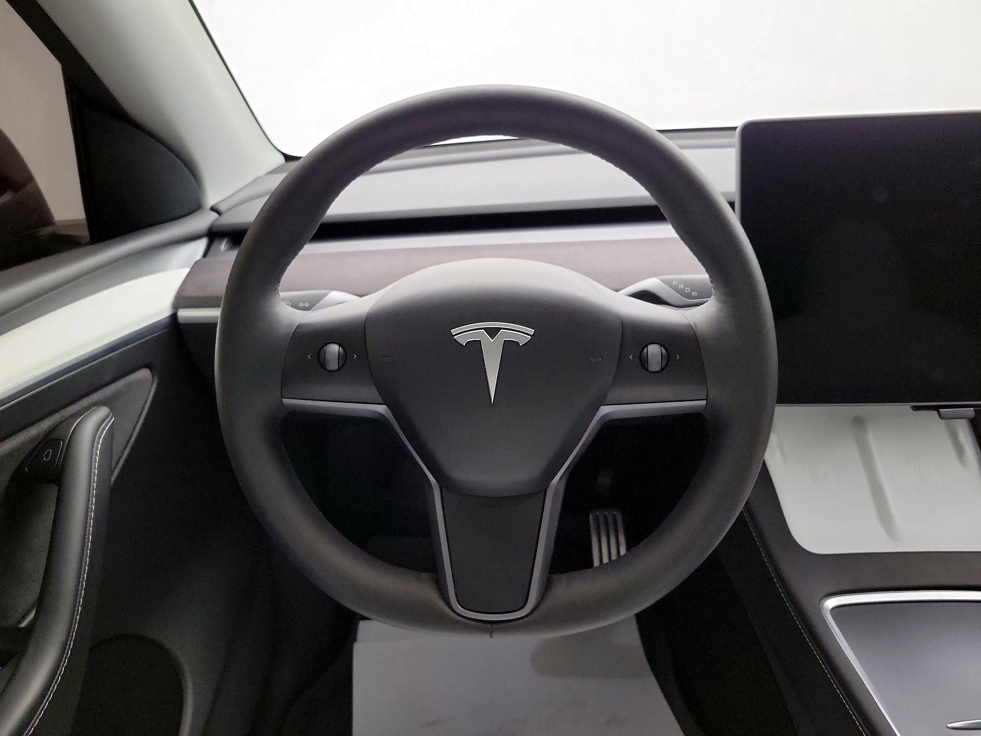 Thumbnail: 2023 Tesla Model Y - 10