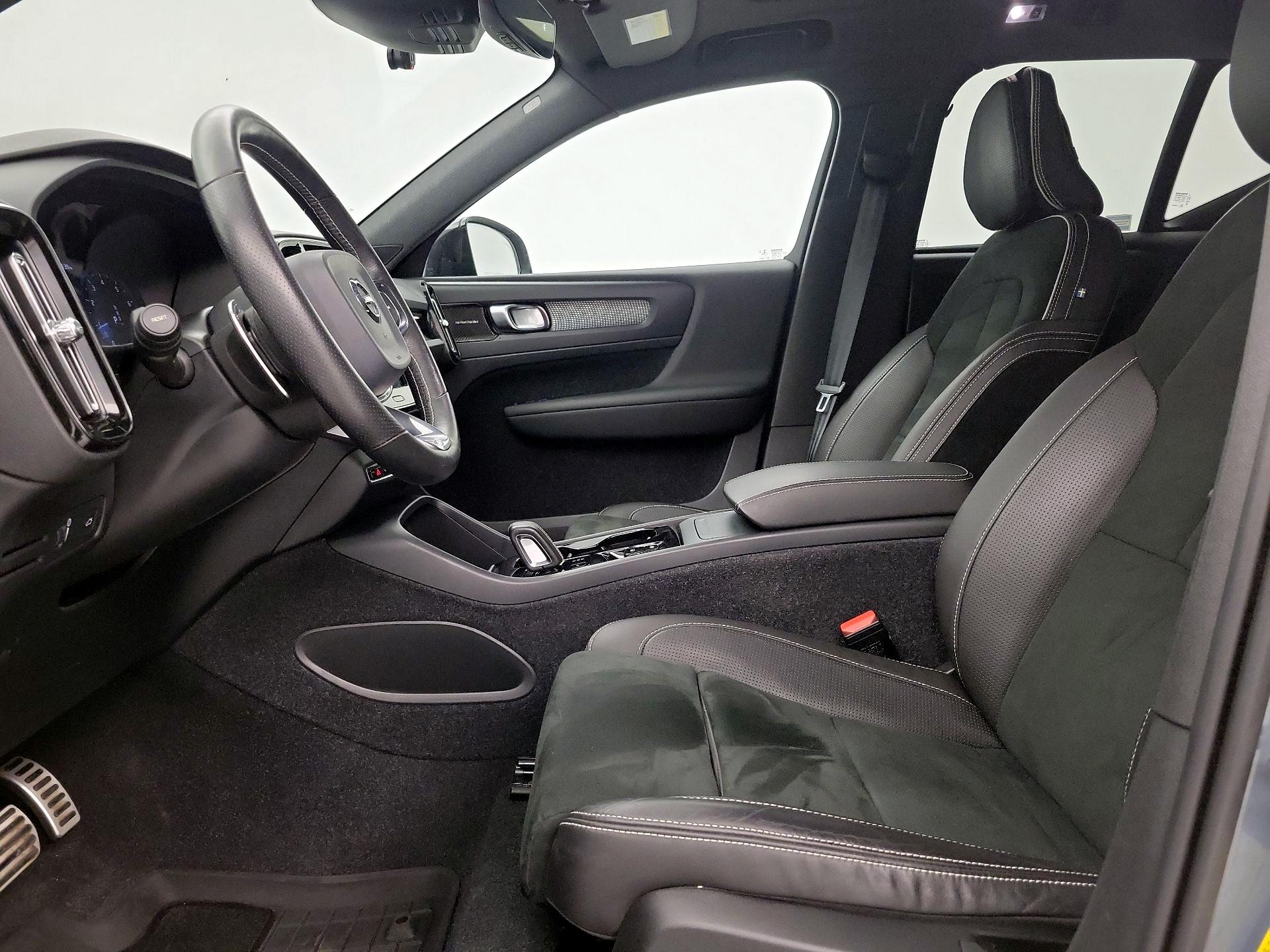 Thumbnail: 2020 Volvo XC40 - 11