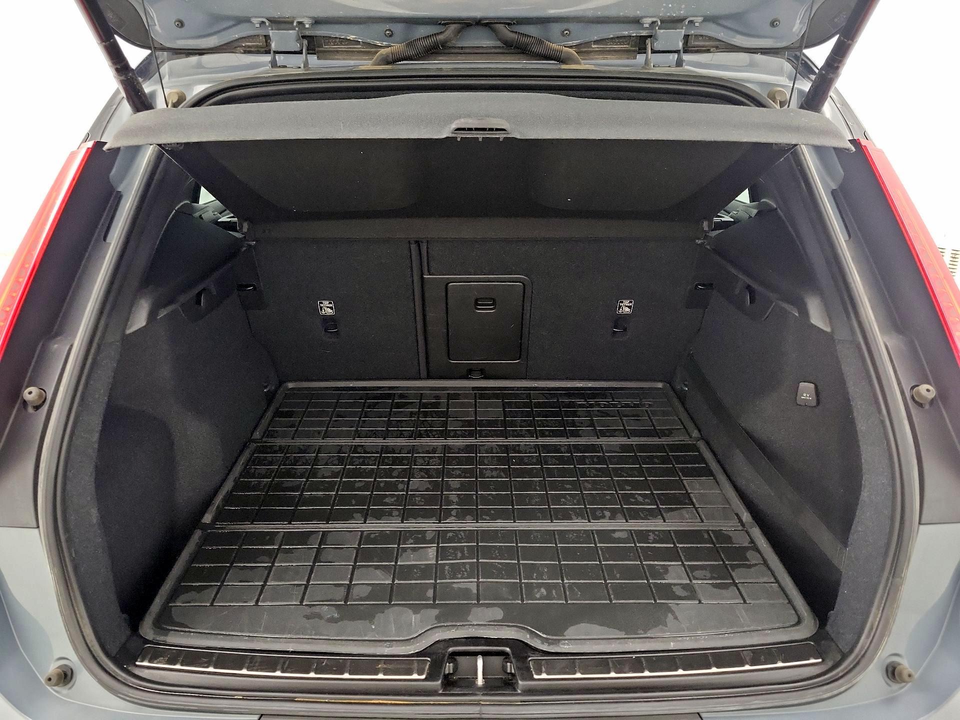 Thumbnail: 2020 Volvo XC40 - 20