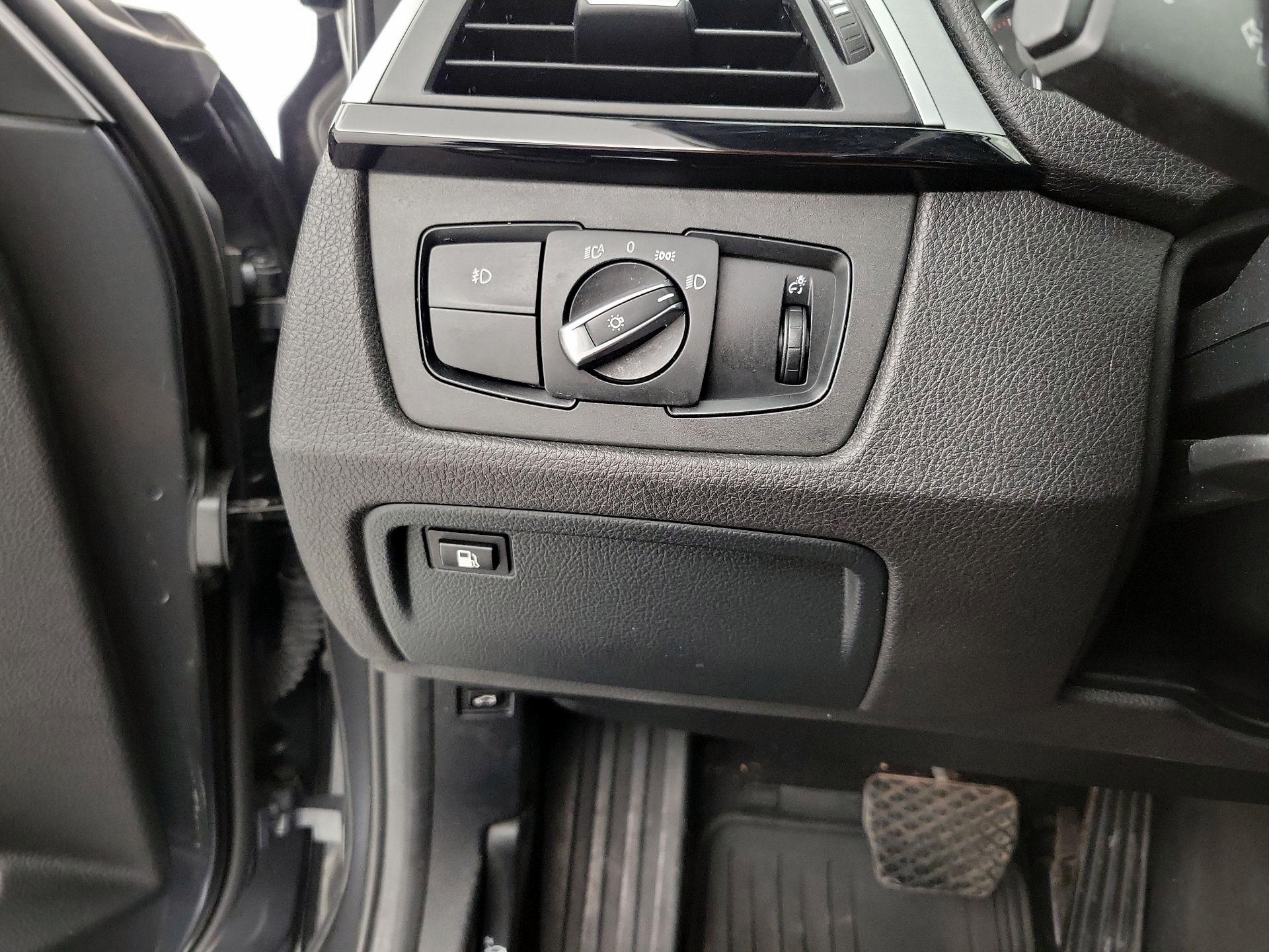 Thumbnail: 2018 BMW 3 Series - 13