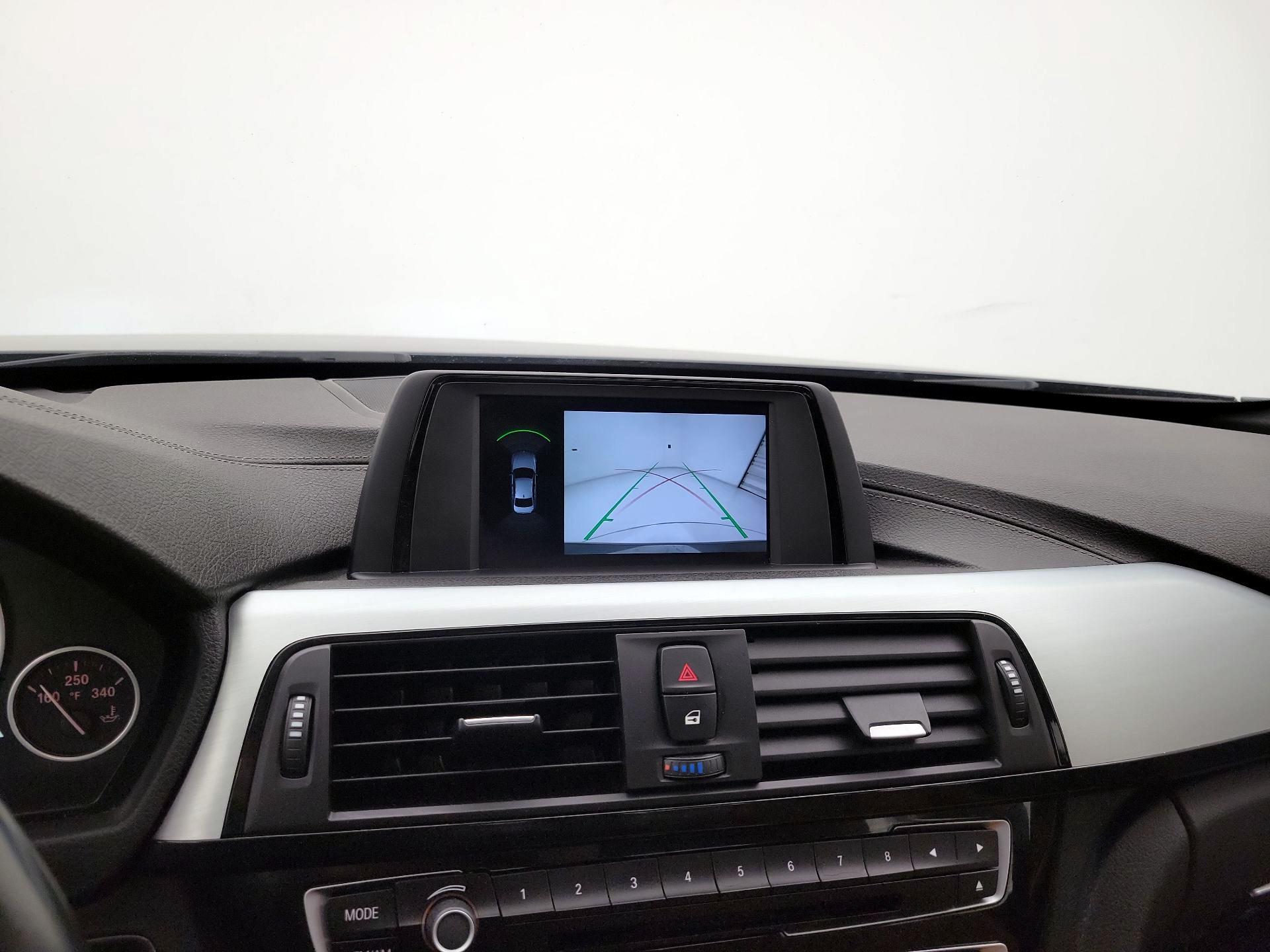 Thumbnail: 2018 BMW 3 Series - 14