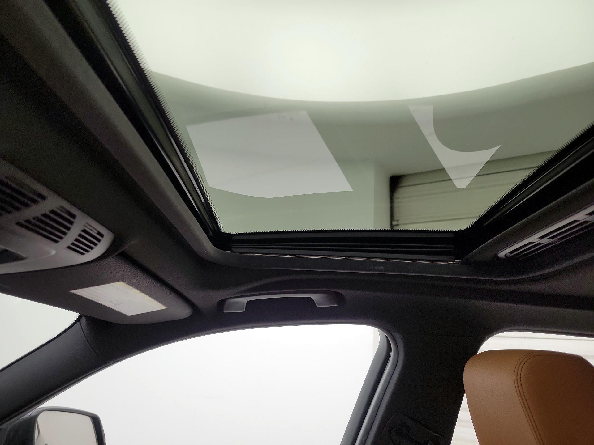 Thumbnail: 2018 BMW 3 Series - 19