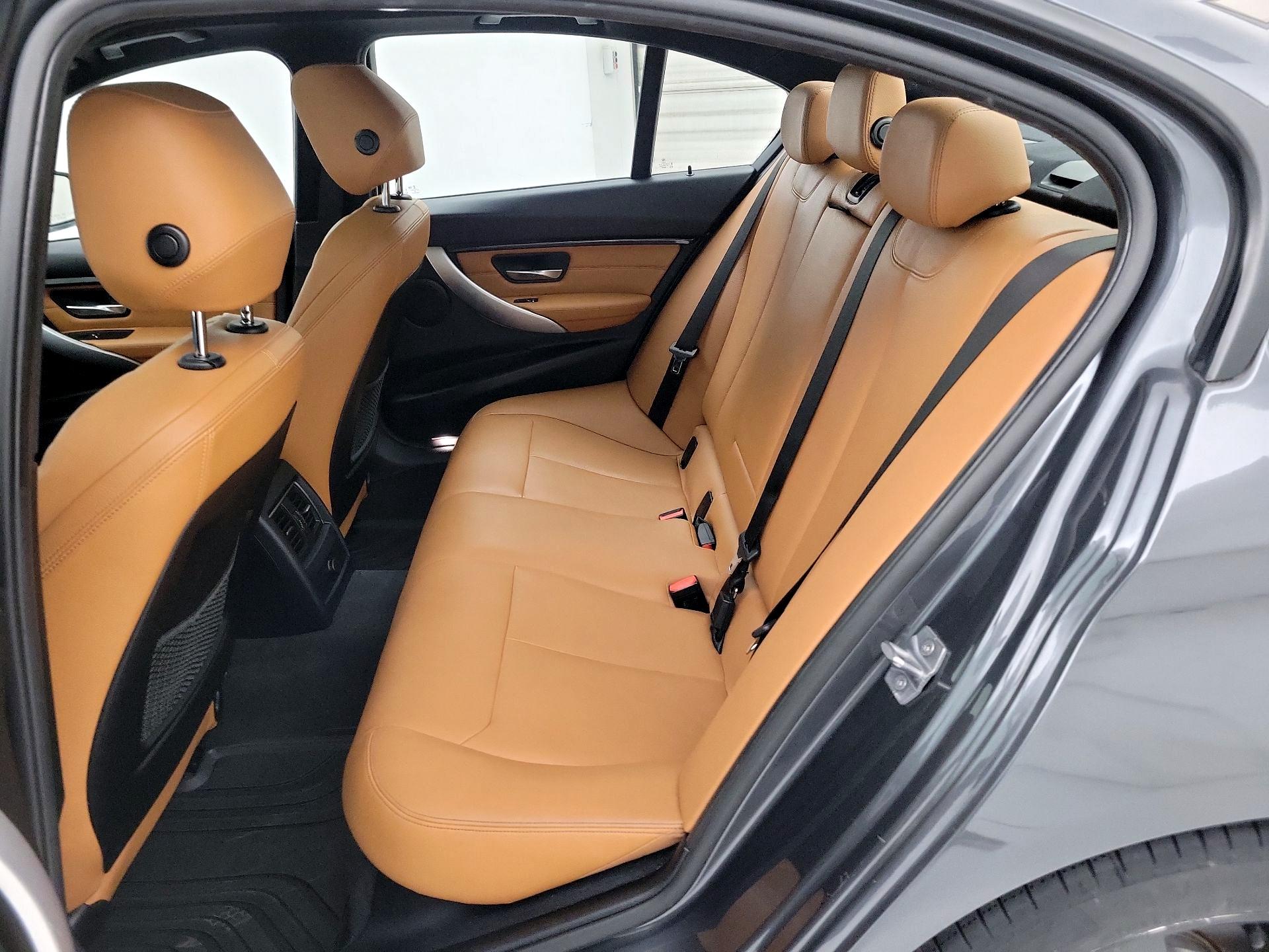 Thumbnail: 2018 BMW 3 Series - 20