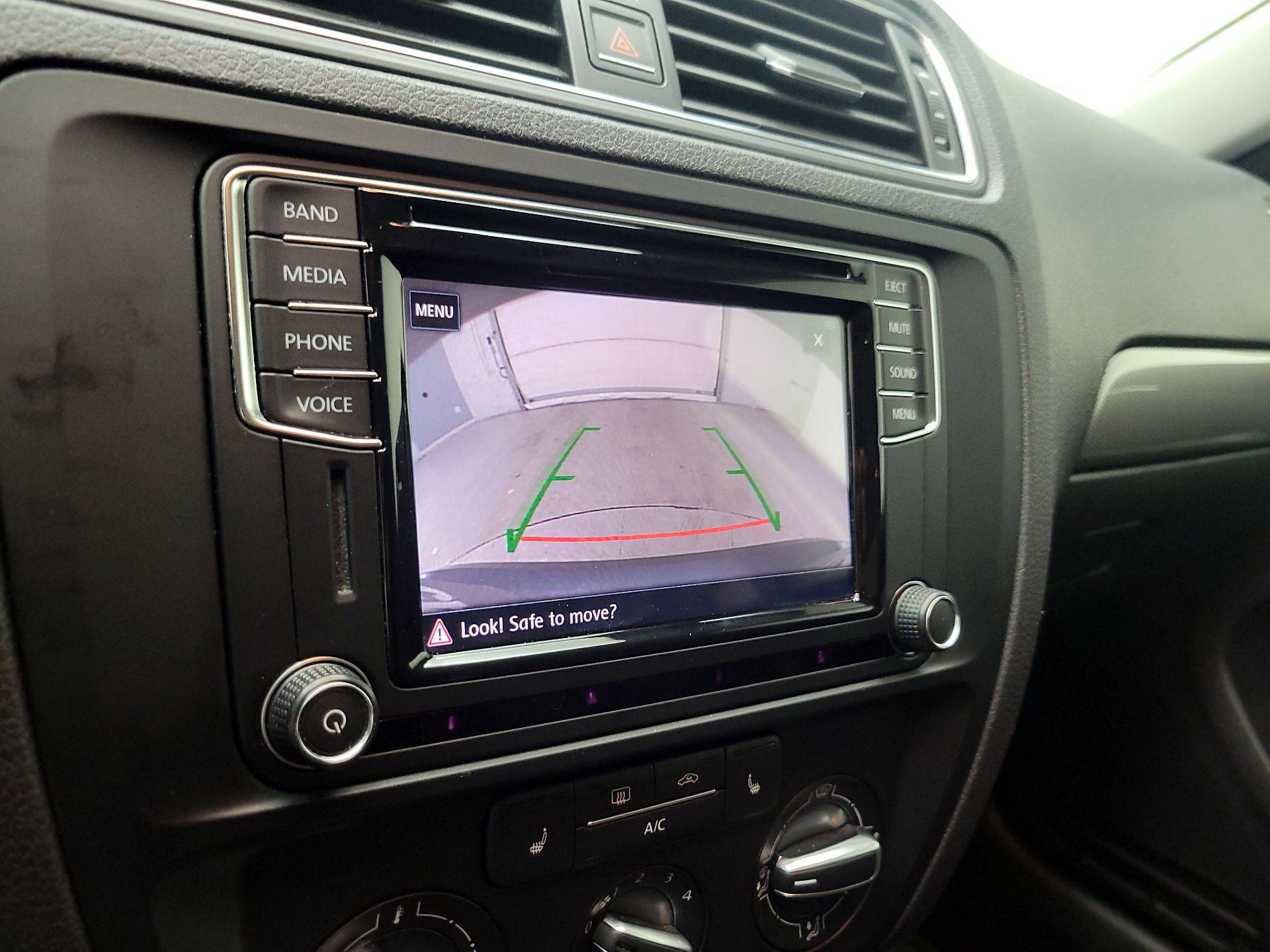 Thumbnail: 2017 Volkswagen Jetta - 14