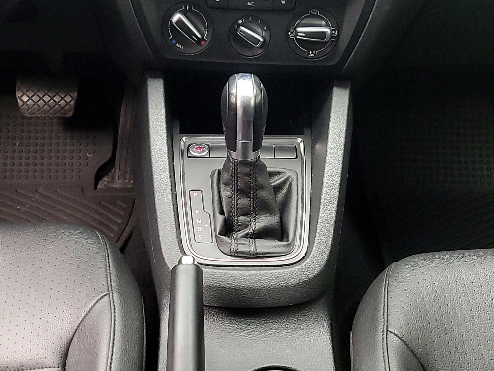 Thumbnail: 2017 Volkswagen Jetta - 17