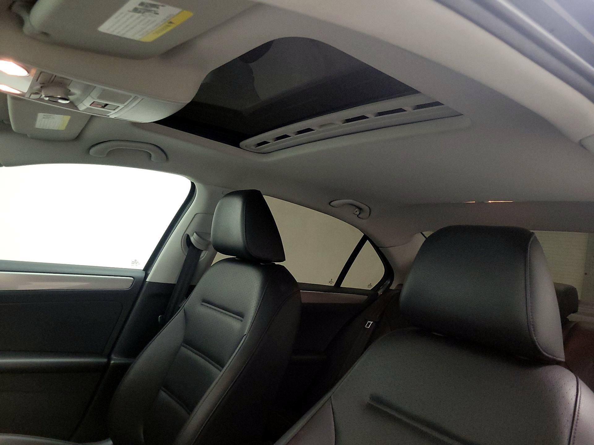 Thumbnail: 2017 Volkswagen Jetta - 18