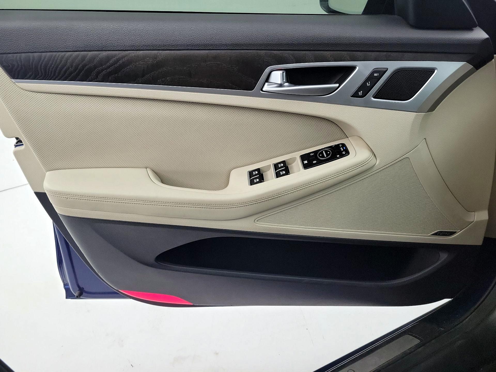 Thumbnail: 2016 Hyundai Genesis - 12