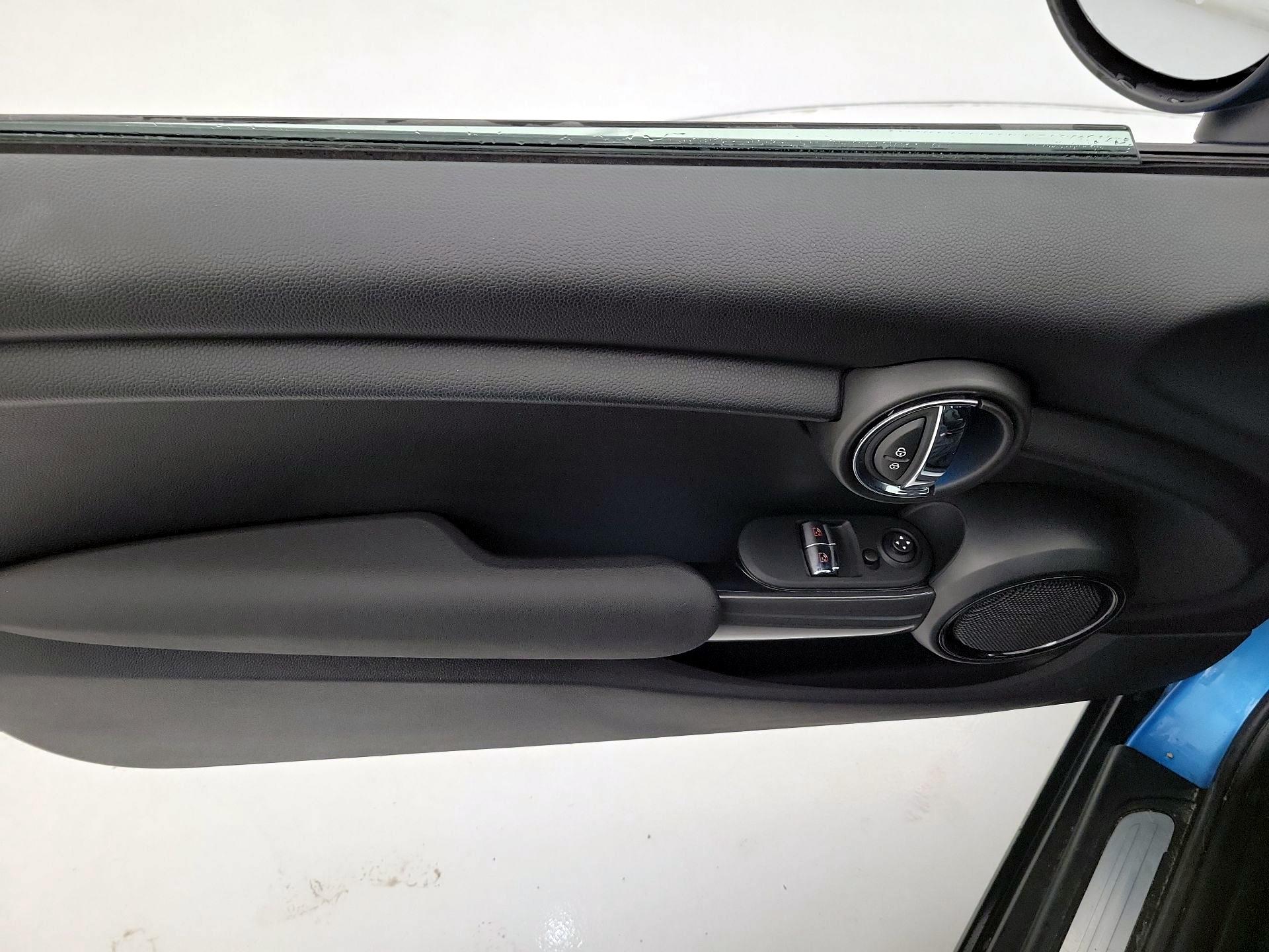 Thumbnail: 2019 MINI Cooper Hardtop - 12