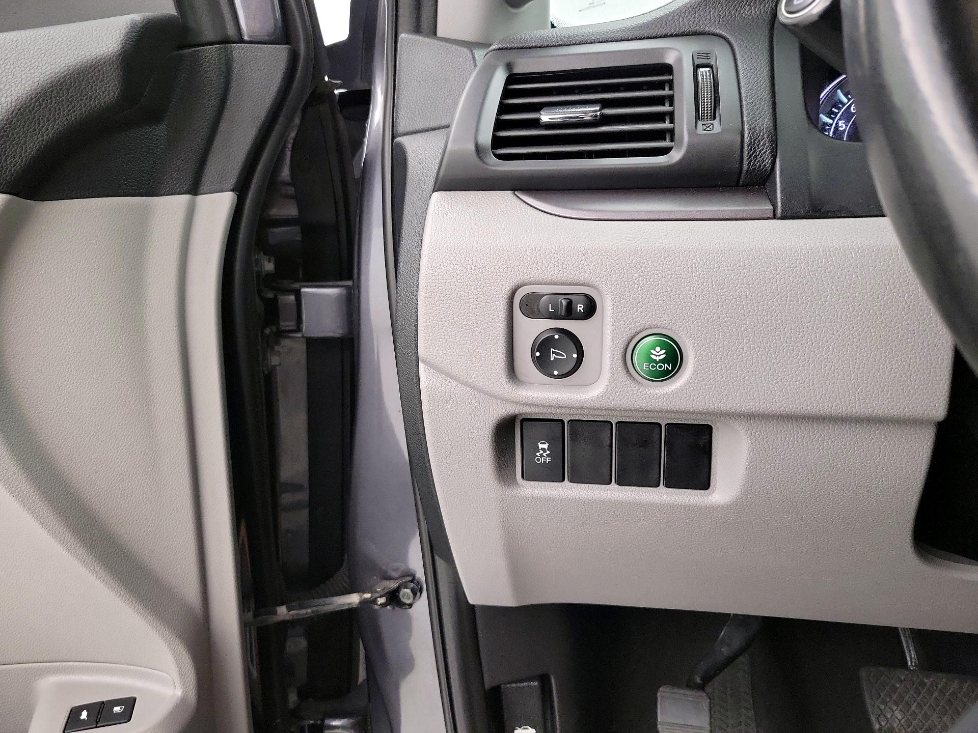 Thumbnail: 2017 Honda Pilot - 13