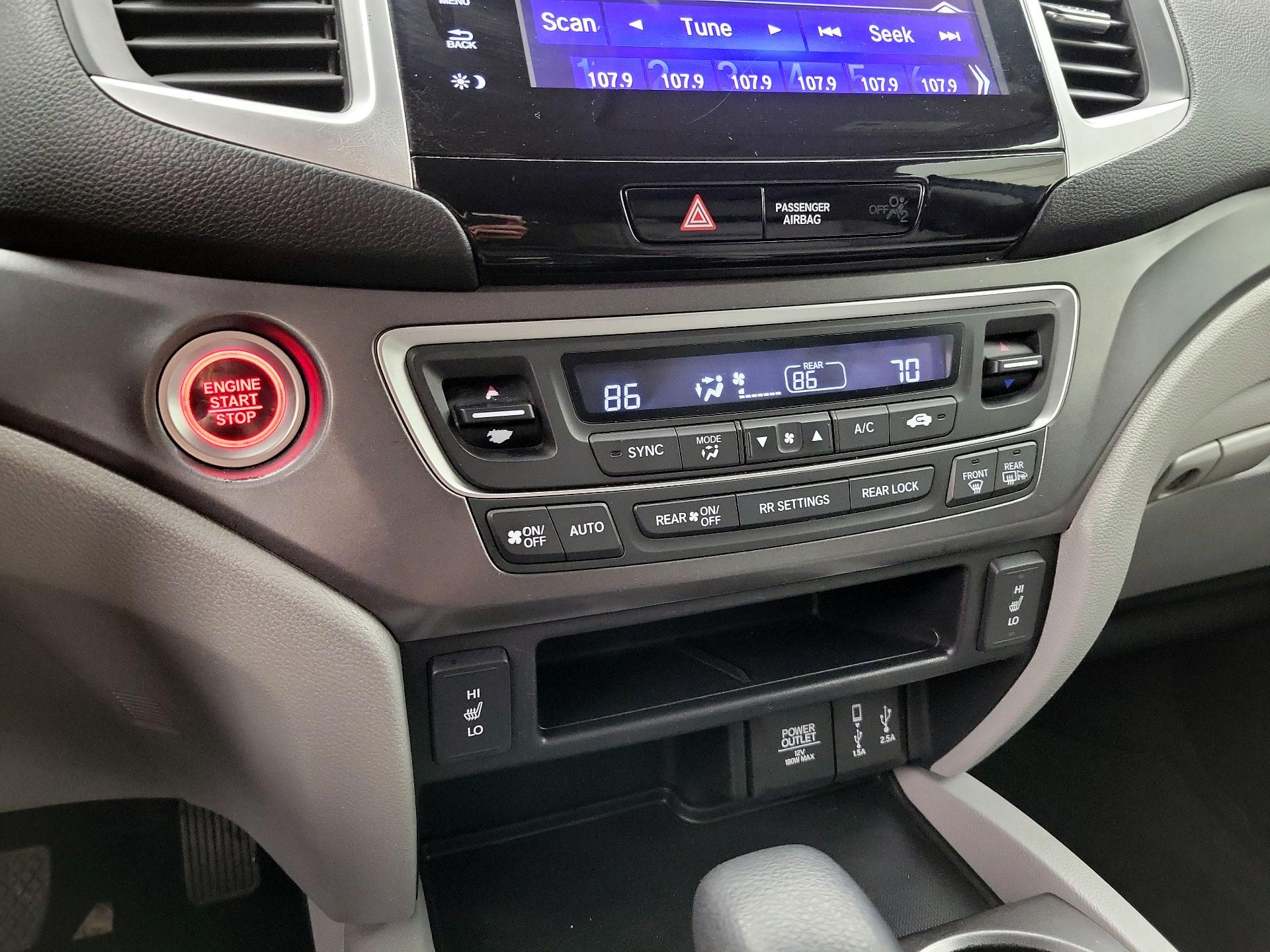 Thumbnail: 2017 Honda Pilot - 16