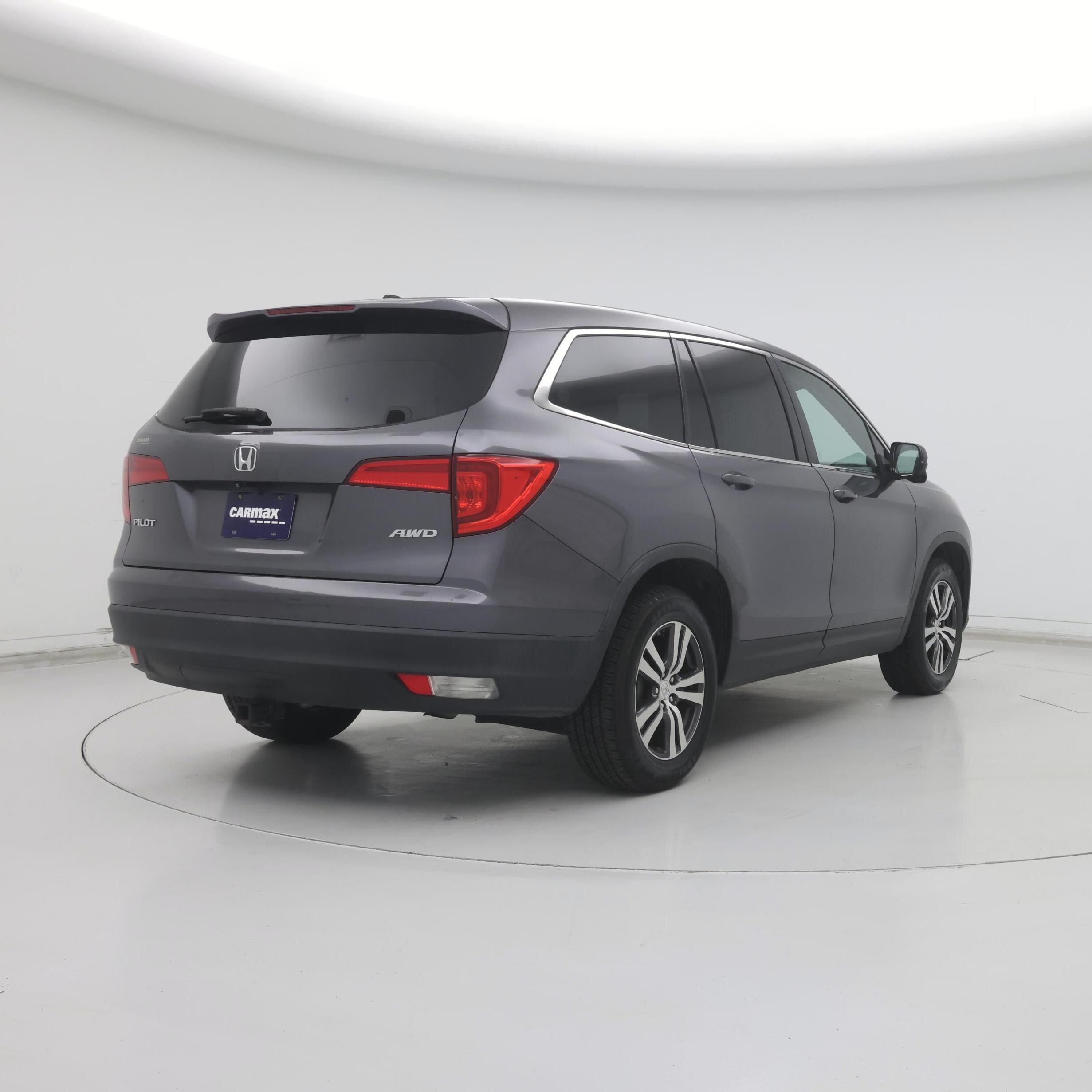 Thumbnail: 2017 Honda Pilot - 8