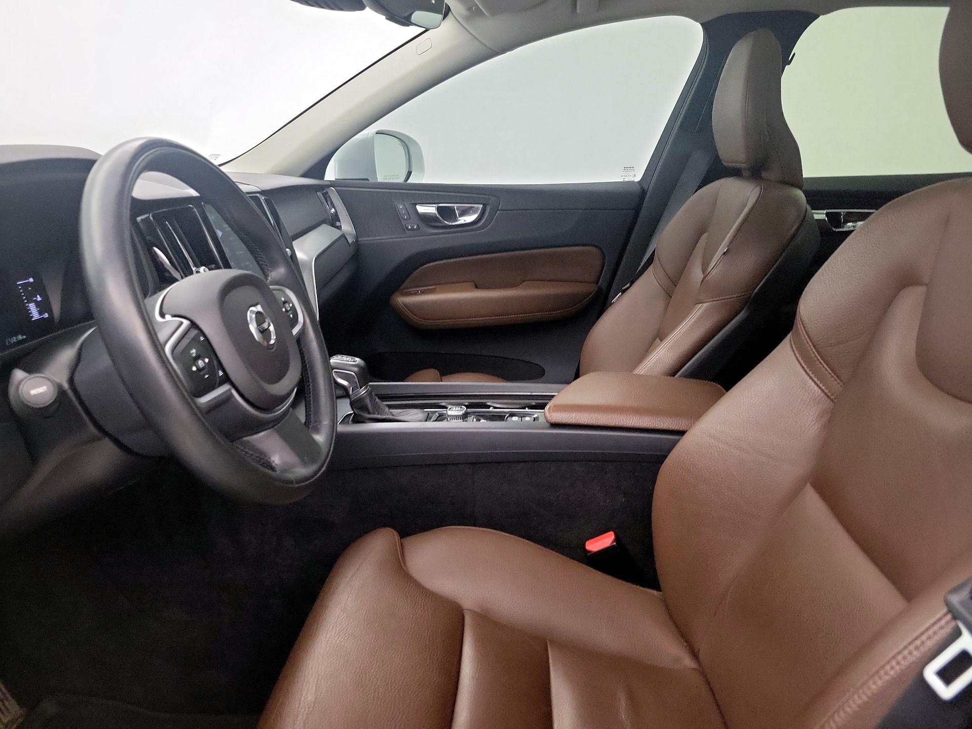 Thumbnail: 2019 Volvo XC60 - 11