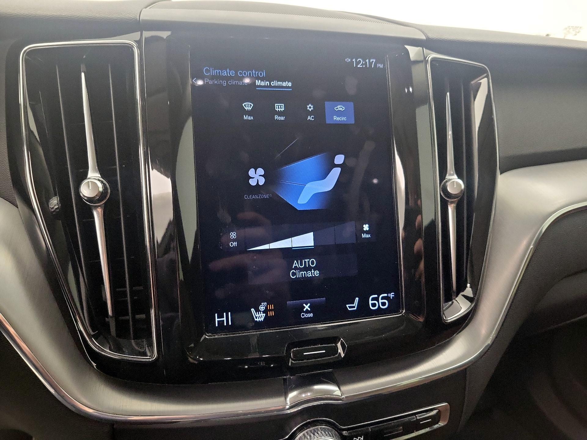 Thumbnail: 2019 Volvo XC60 - 16