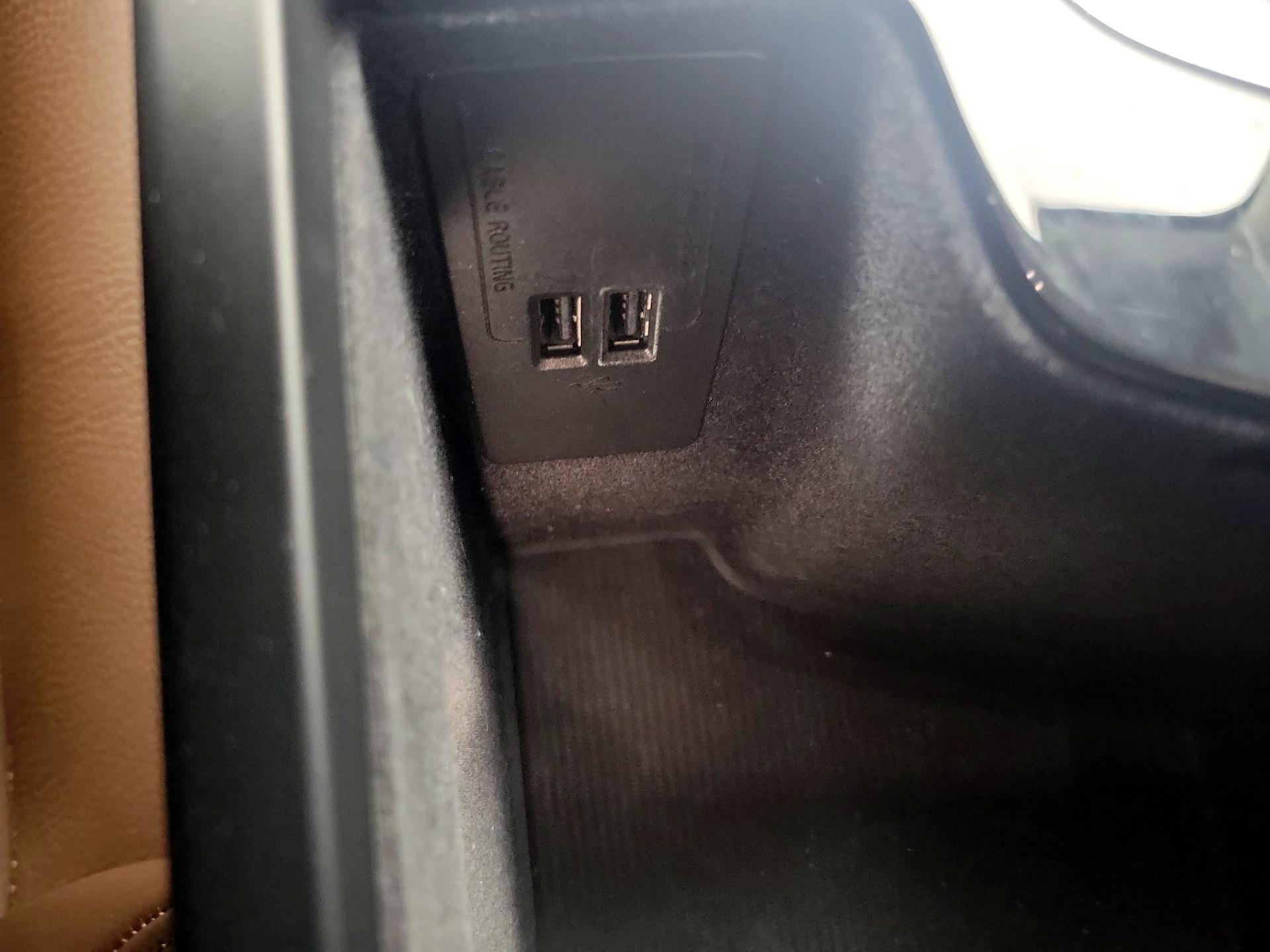 Thumbnail: 2019 Volvo XC60 - 18